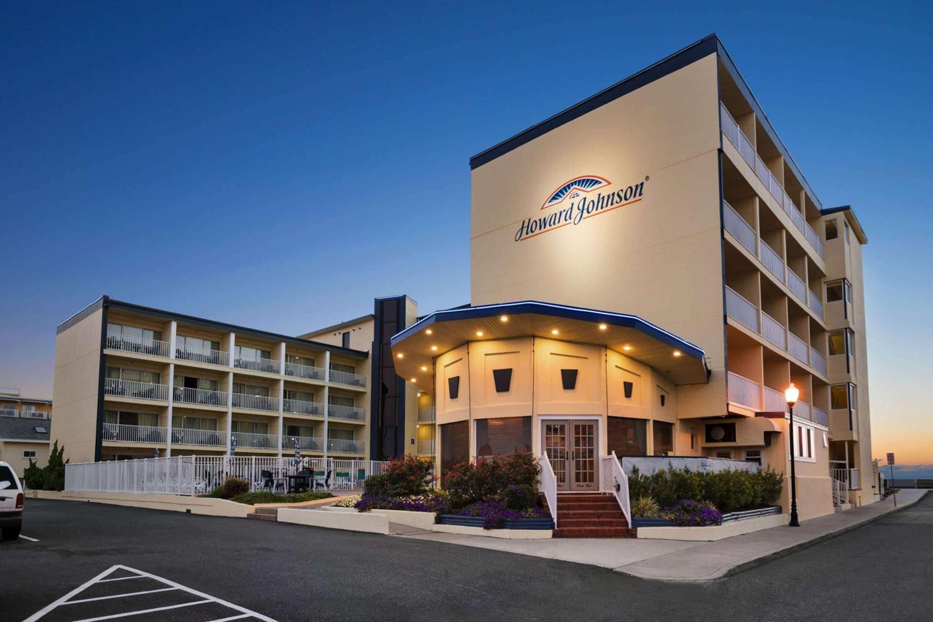 Howard Johnson by Wyndham Ocean City Oceanfront photo 2