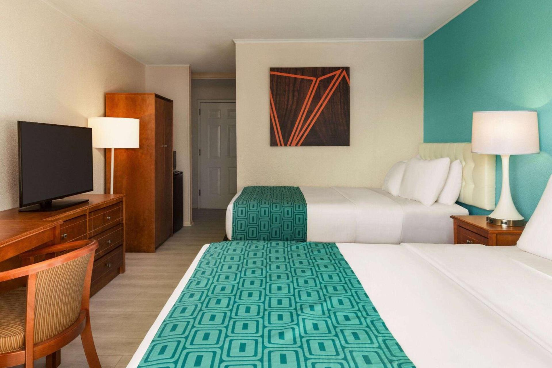 Howard Johnson by Wyndham Ocean City Oceanfront photo 11
