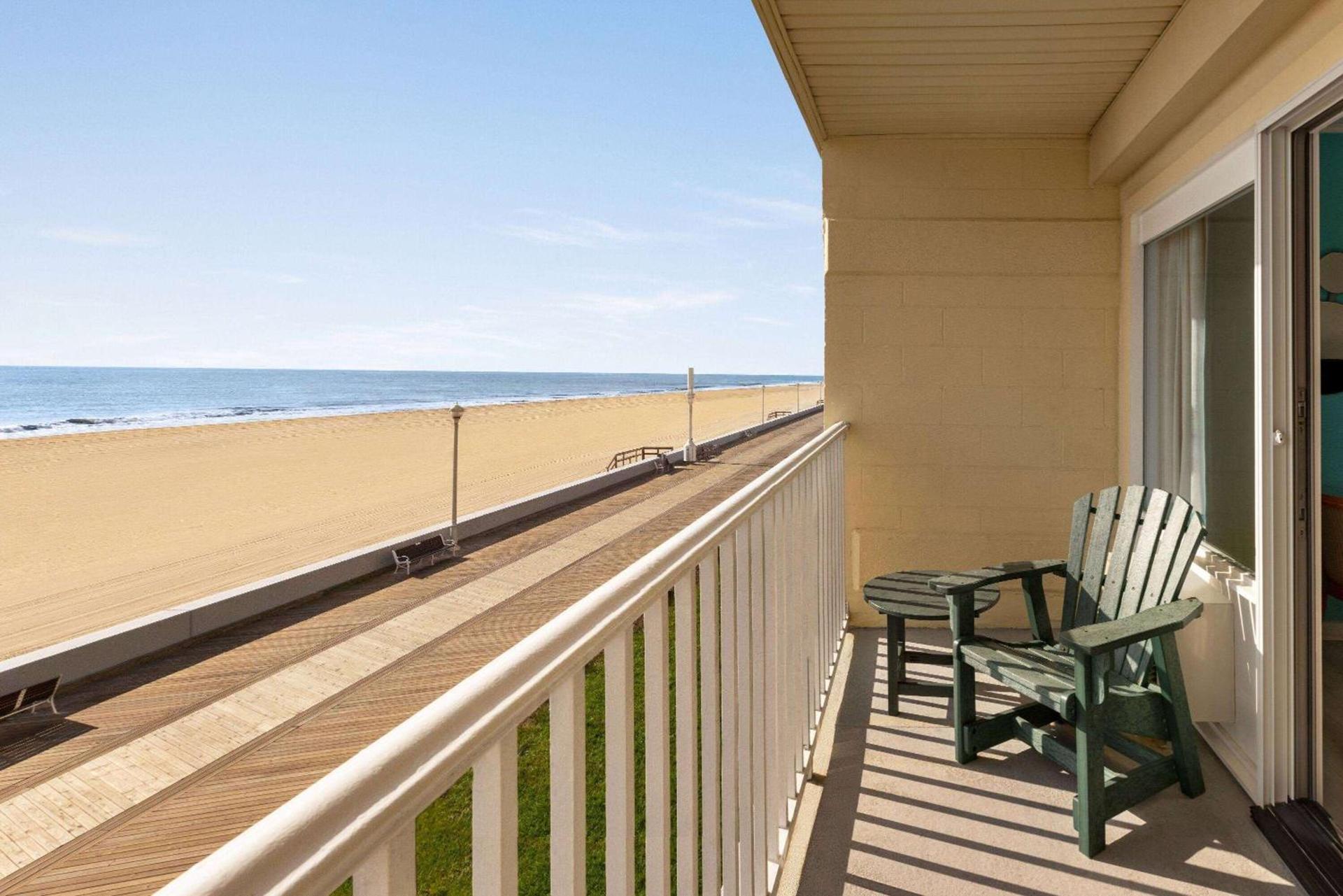 Howard Johnson by Wyndham Ocean City Oceanfront photo 25