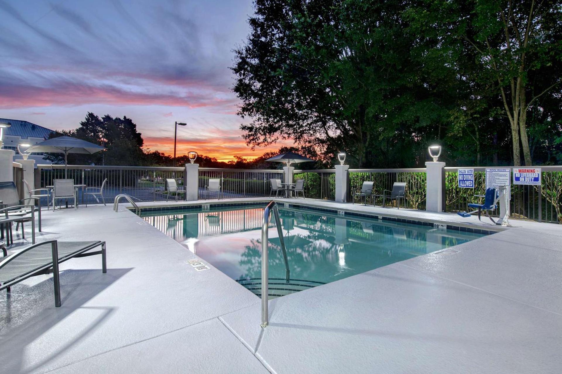 Hampton Inn Charlotte Monroe photo 9