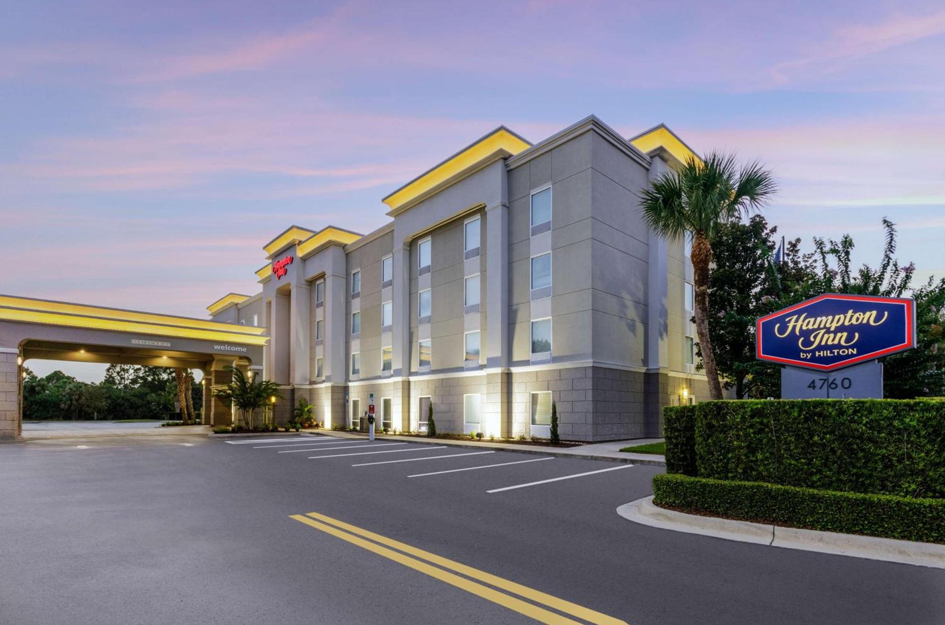 Hampton Inn Titusville/I-95 Kennedy Space Center photo 2
