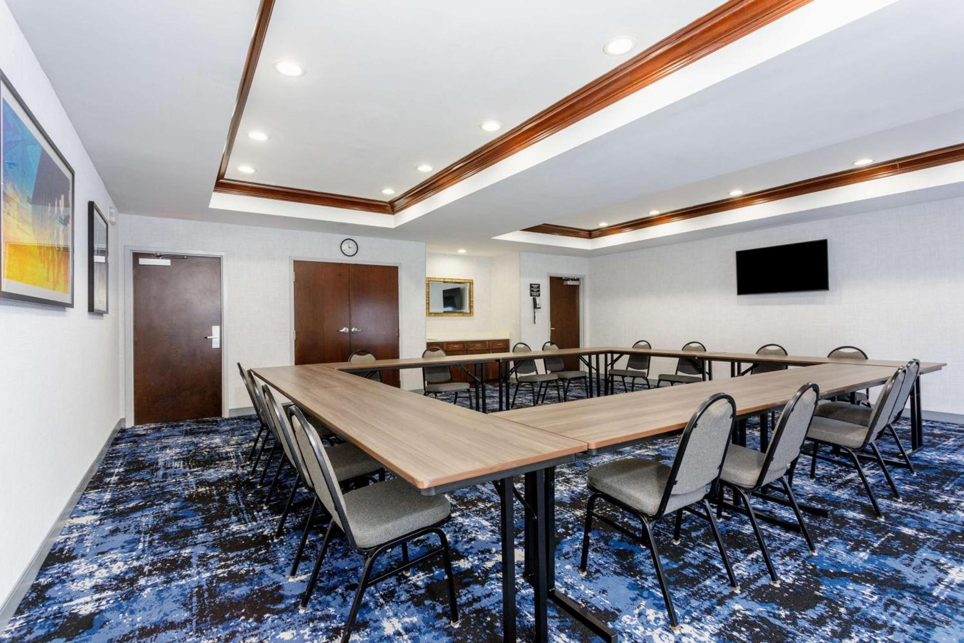 Hampton Inn Titusville/I-95 Kennedy Space Center photo 25