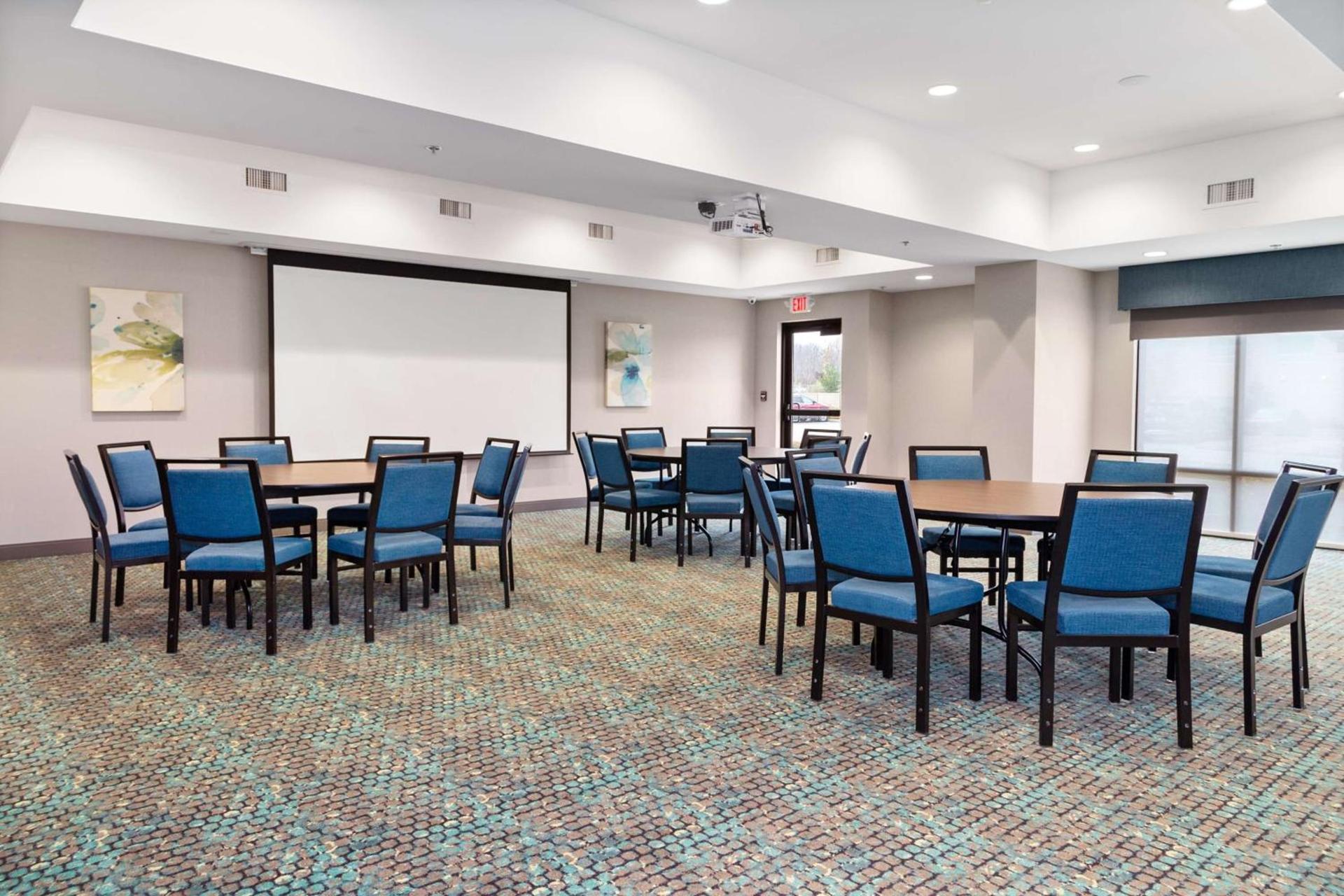 Hampton Inn Madison, OH photo 45