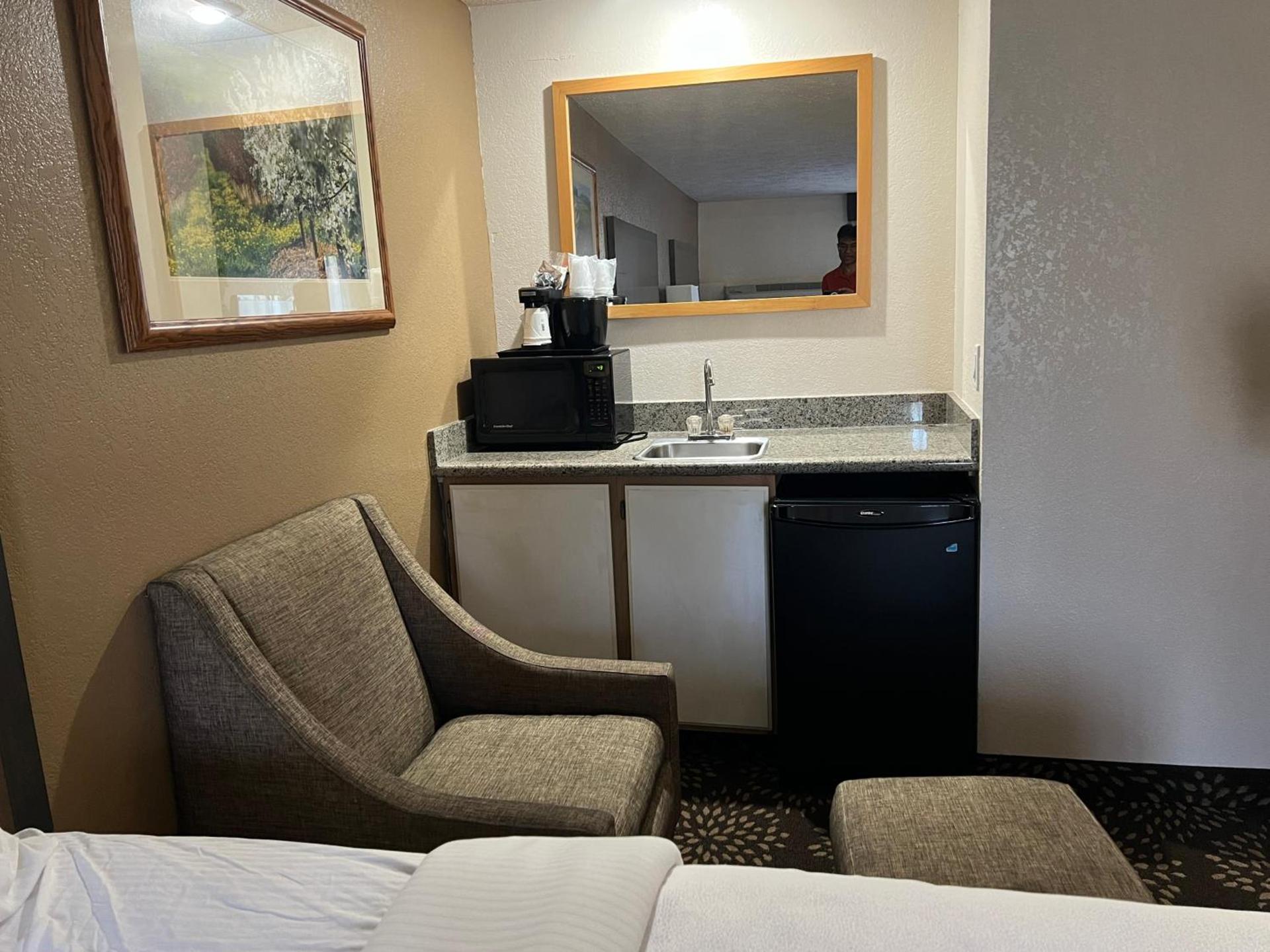 Clarion Pointe Wenatchee photo 49