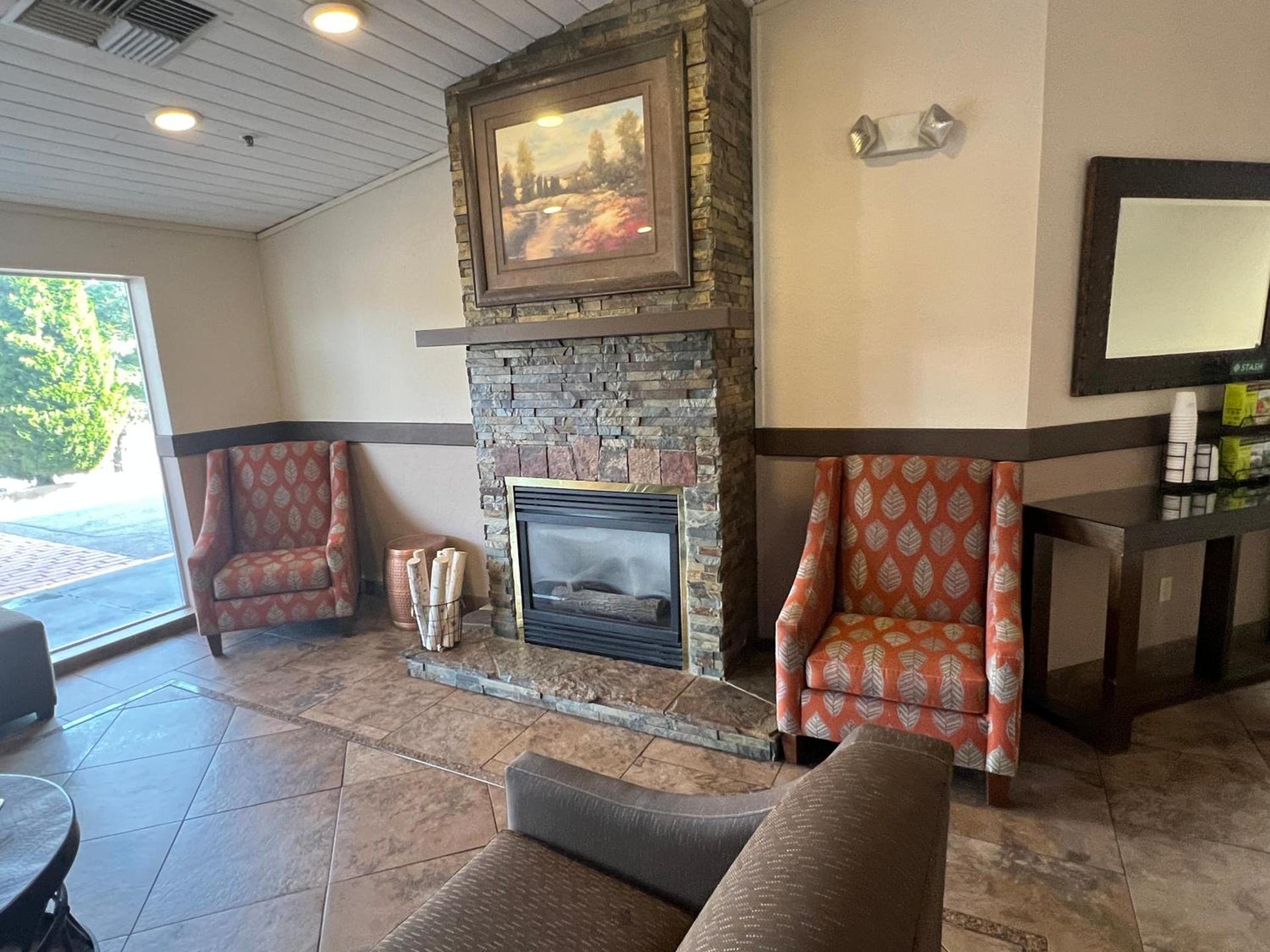 Clarion Pointe Wenatchee photo 35