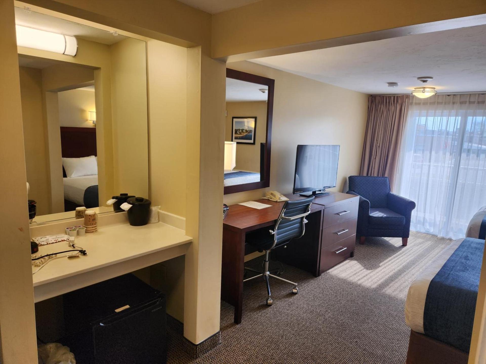 Hyannis Travel Inn photo 22