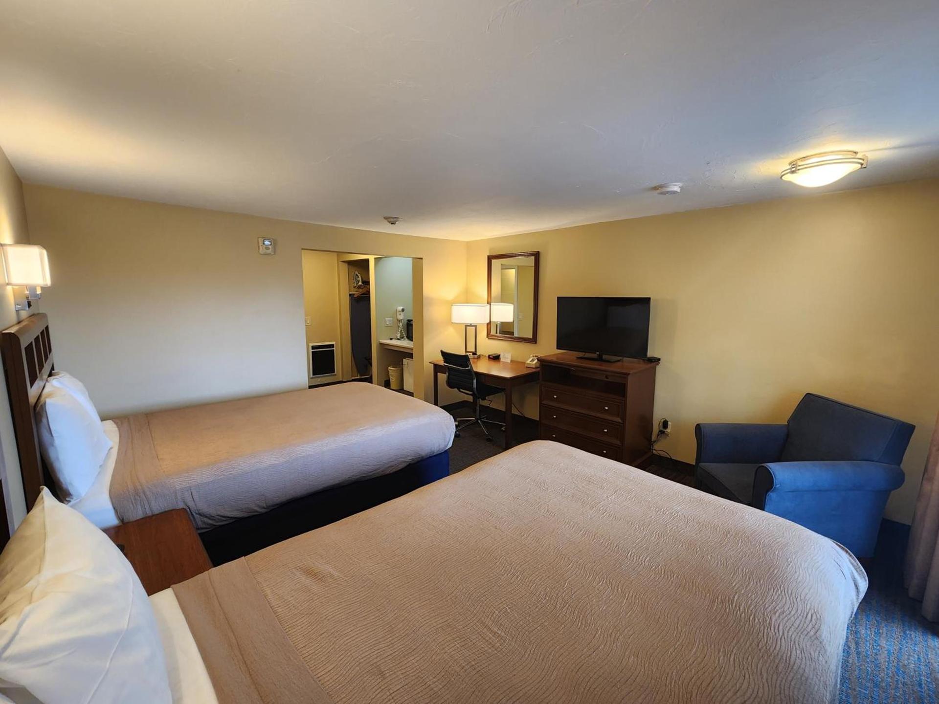 Hyannis Travel Inn photo 25