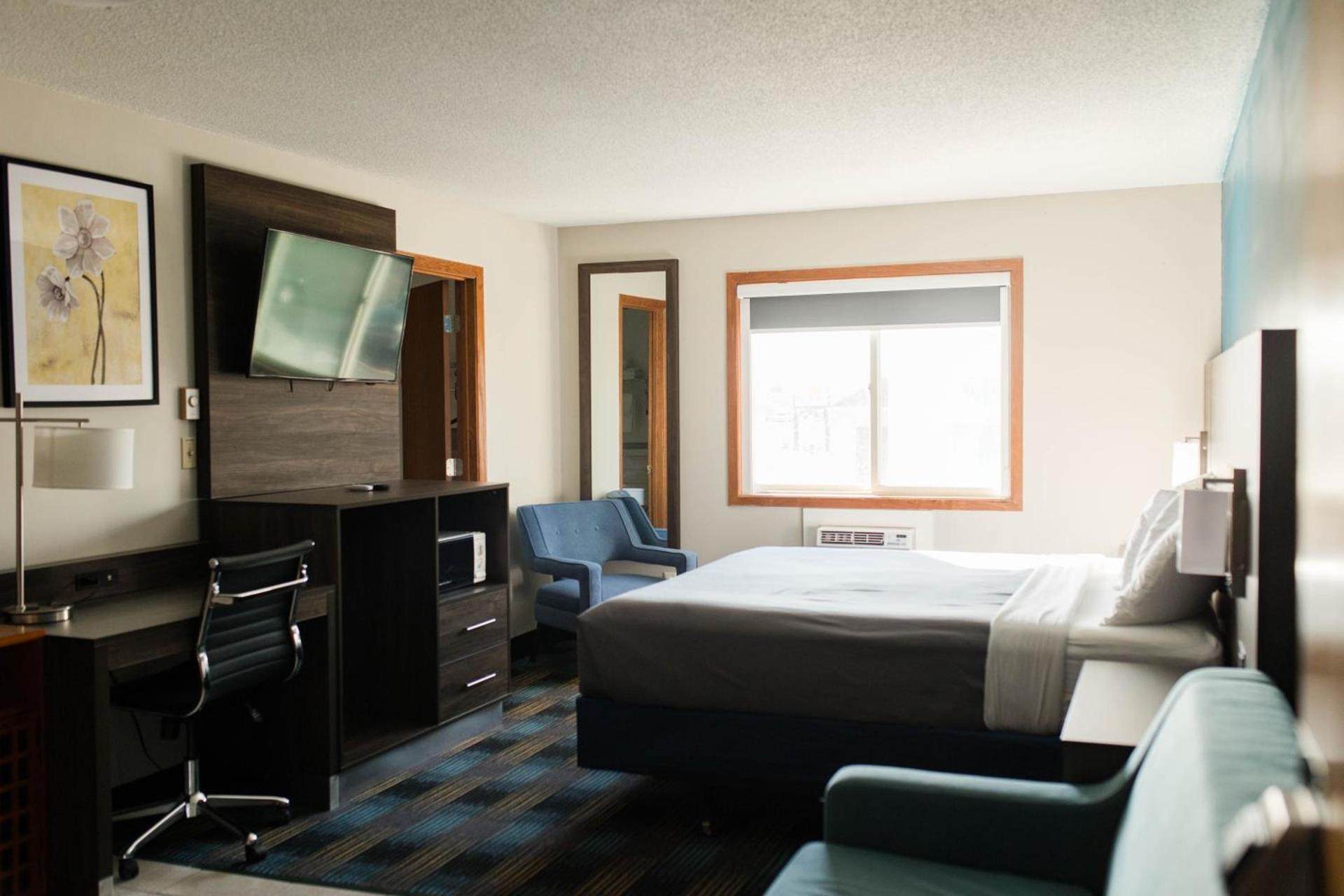 Travelodge by Wyndham Escanaba photo 48