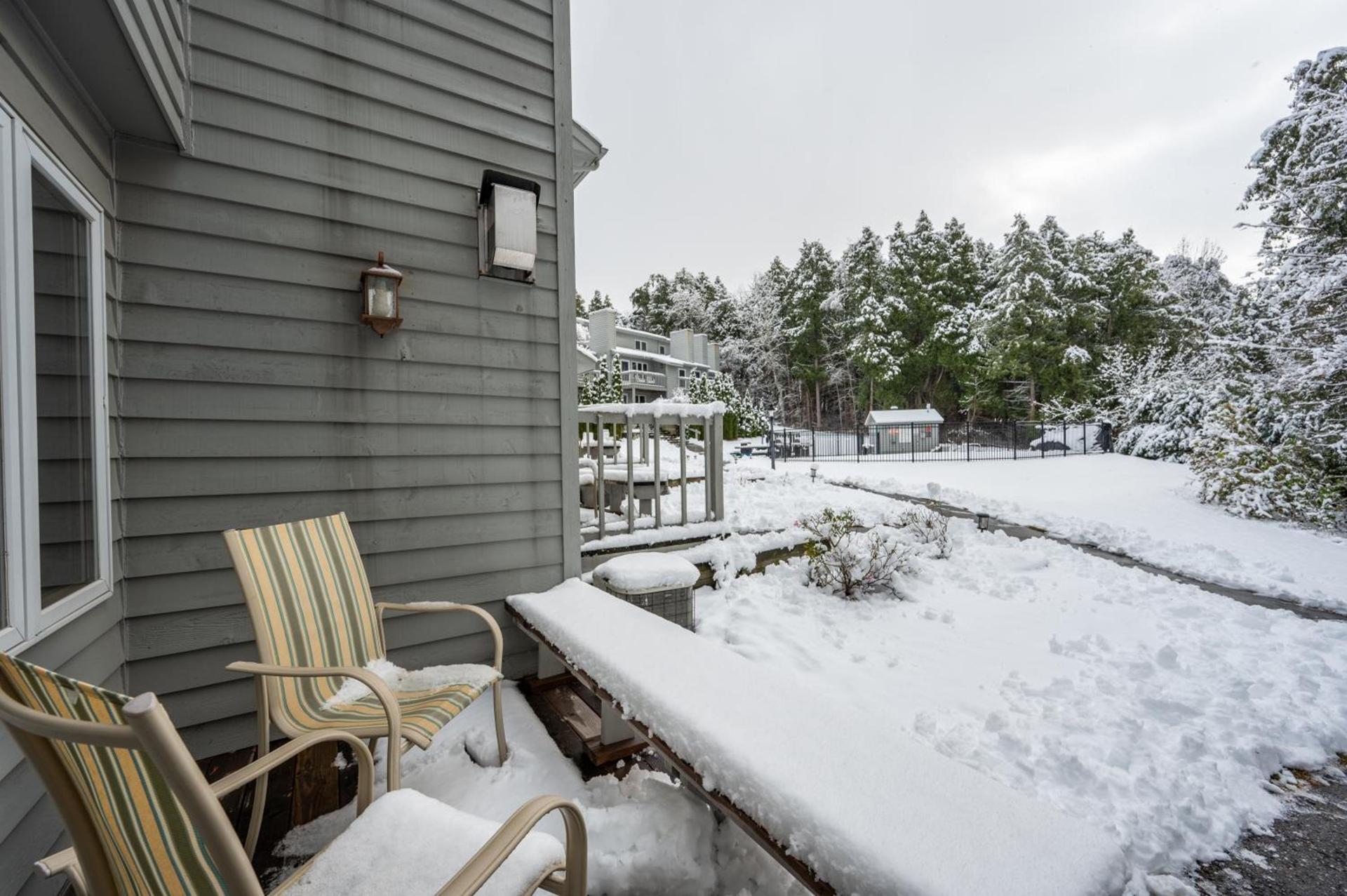 Evergreen Hill Condominiums photo 44