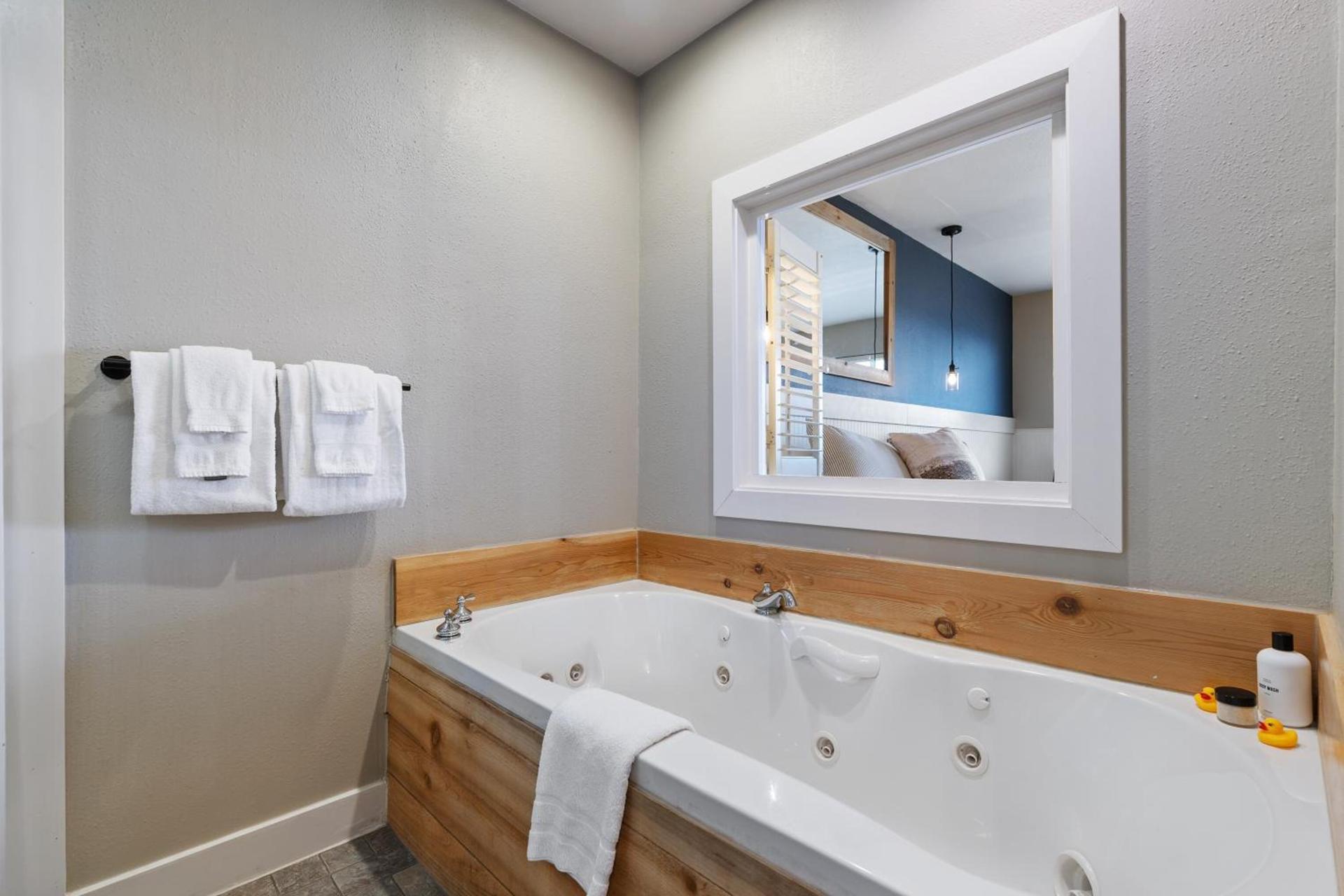 Boardwalk Cottages photo 92