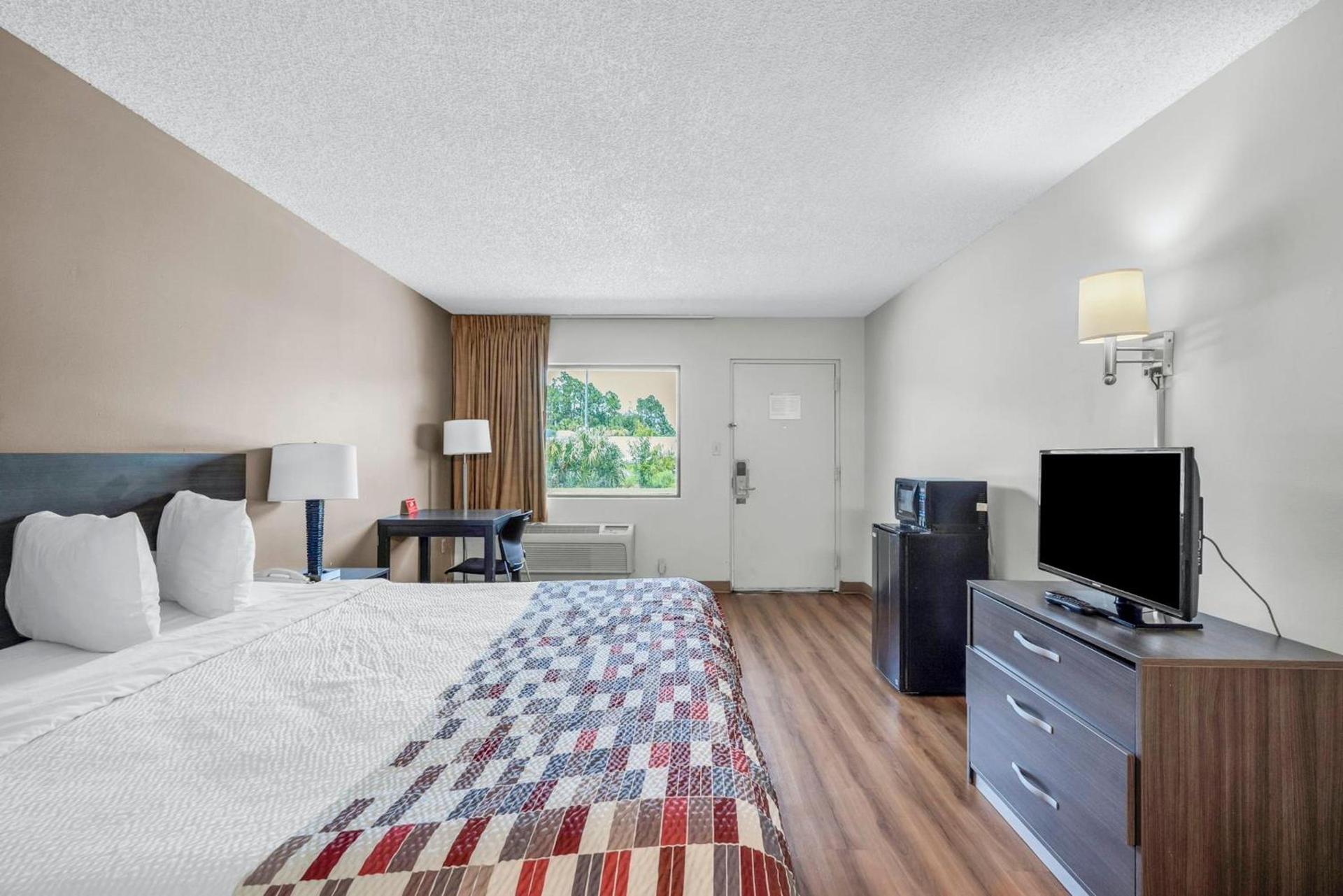 Red Roof Inn MacClenny photo 6