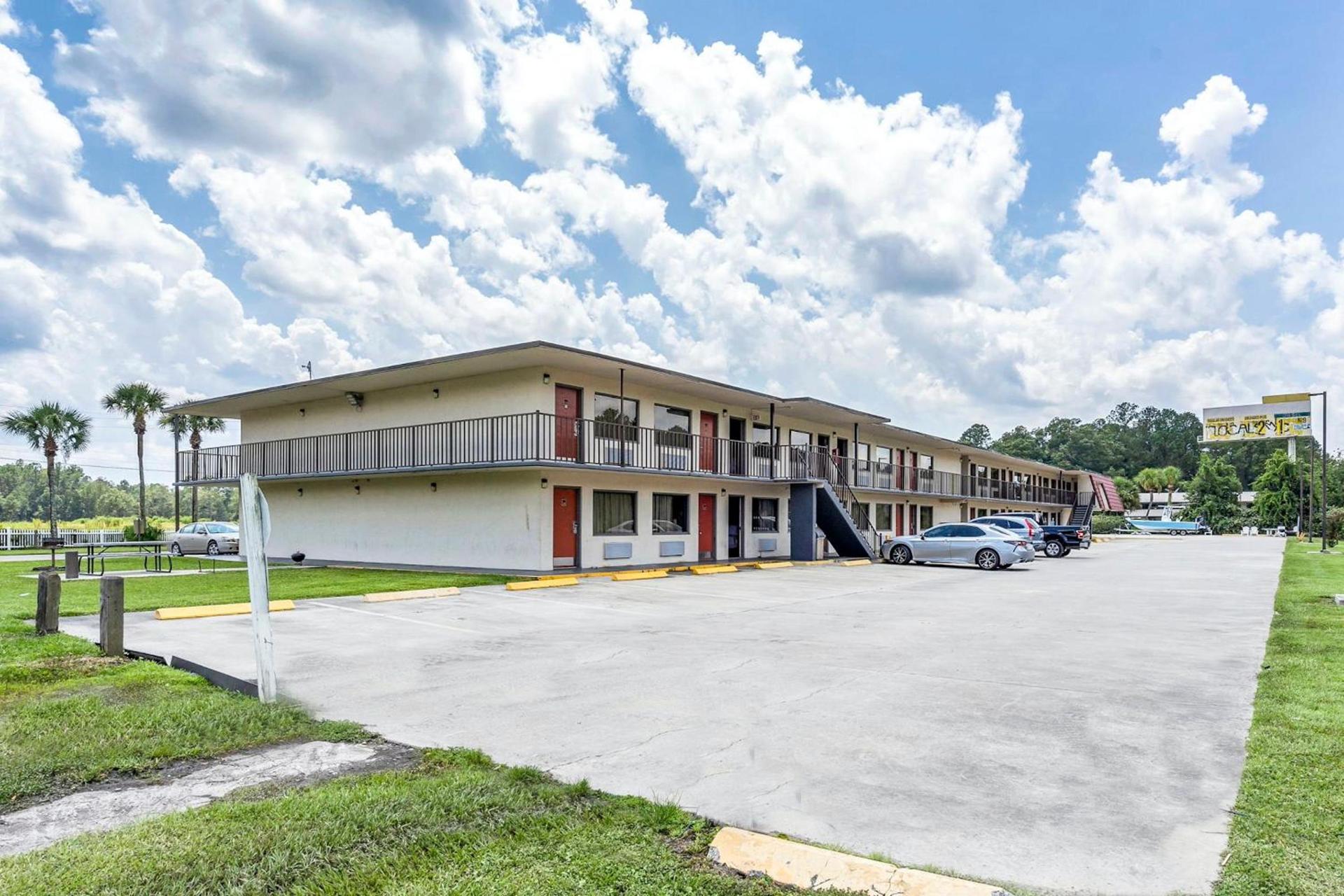 Red Roof Inn MacClenny photo 23