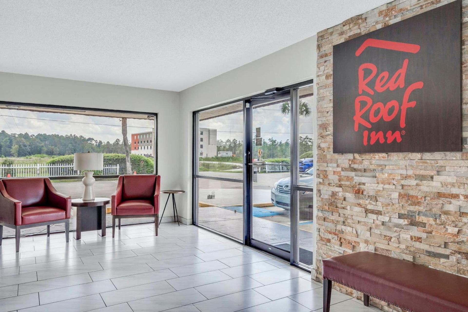 Red Roof Inn MacClenny photo 17