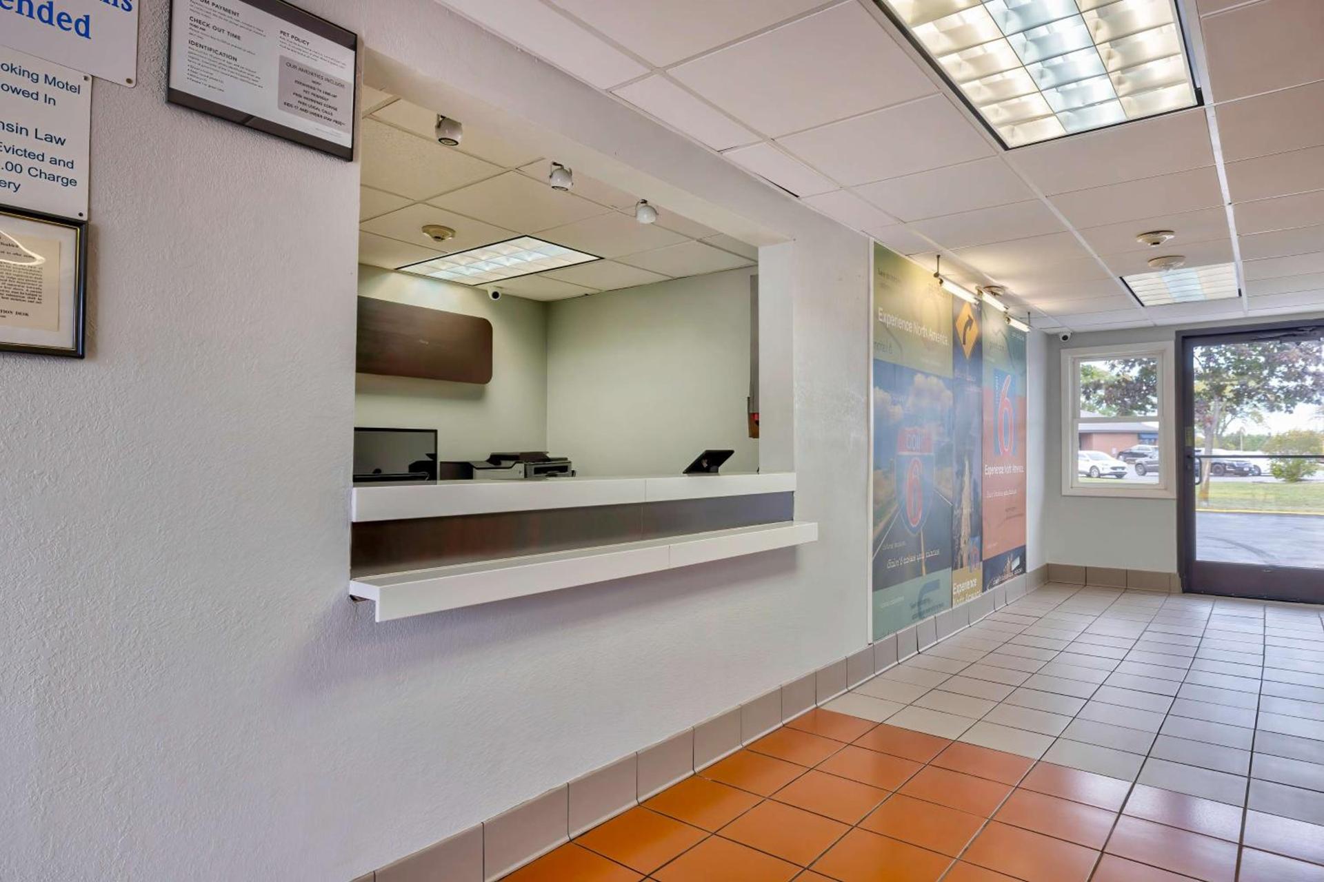 Motel 6-Oshkosh, WI photo 6