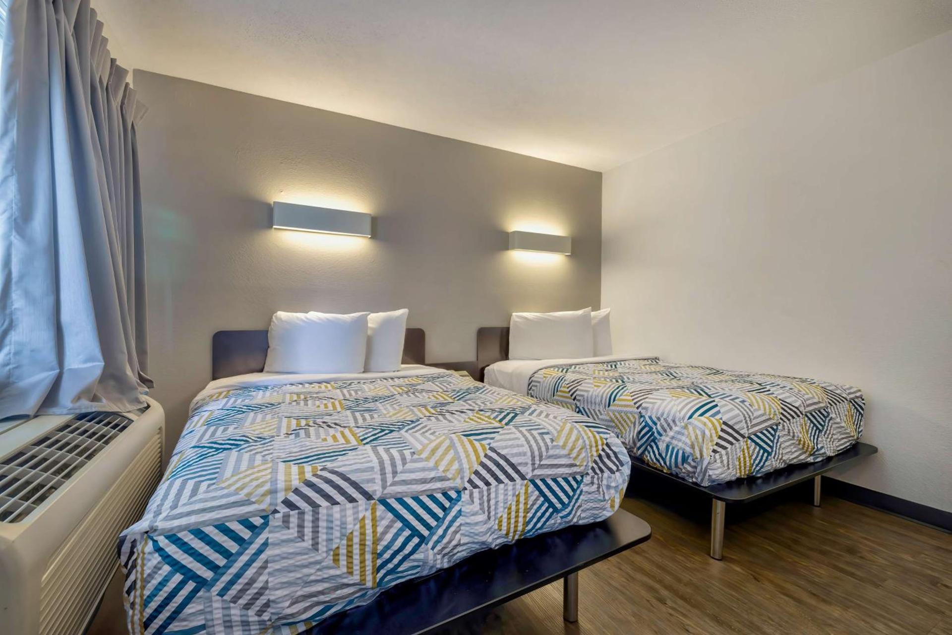 Motel 6-Oshkosh, WI photo 10