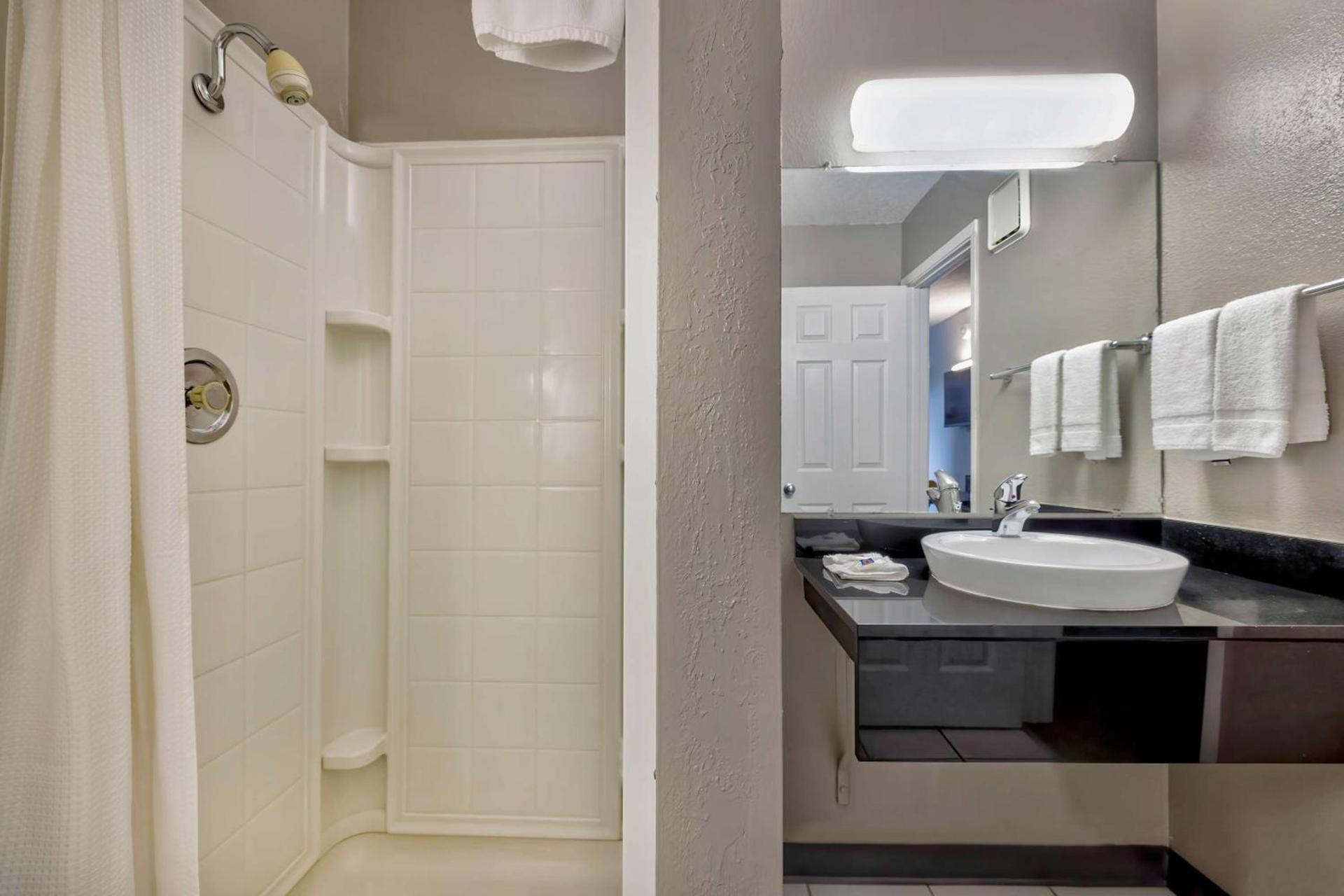 Motel 6-Oshkosh, WI photo 13