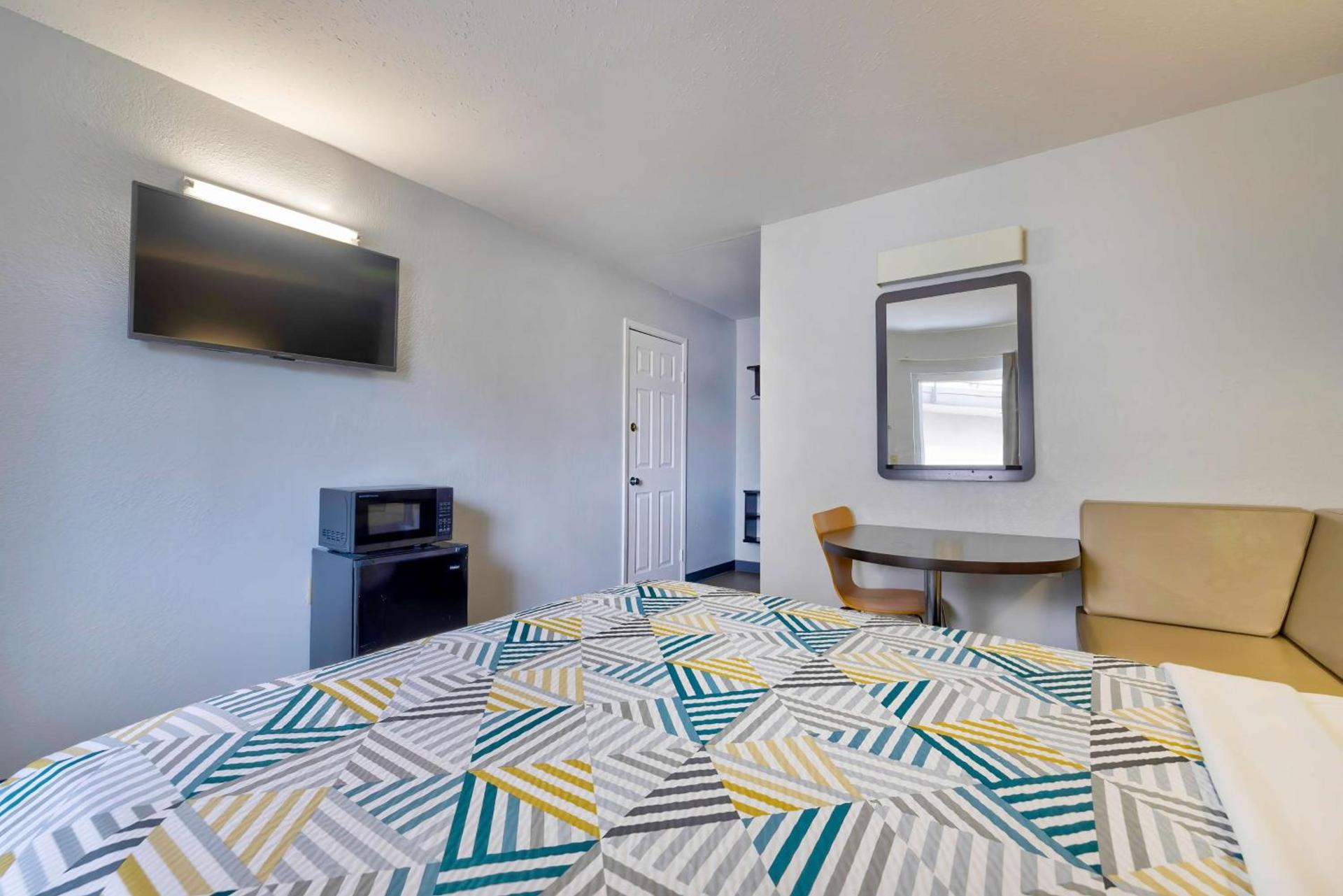 Motel 6-Oshkosh, WI photo 21