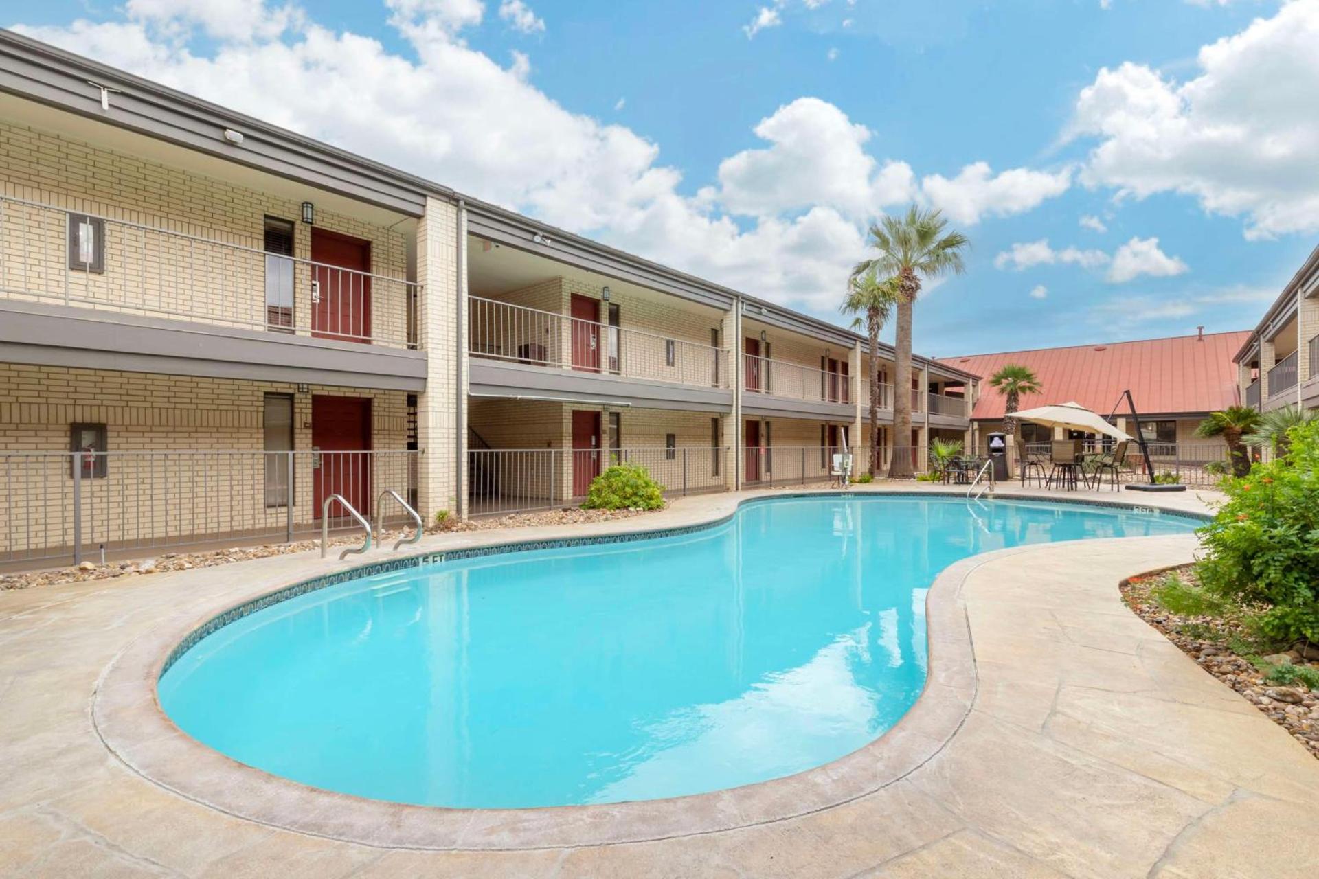 Best Western near Lackland AFB SeaWorld photo 2