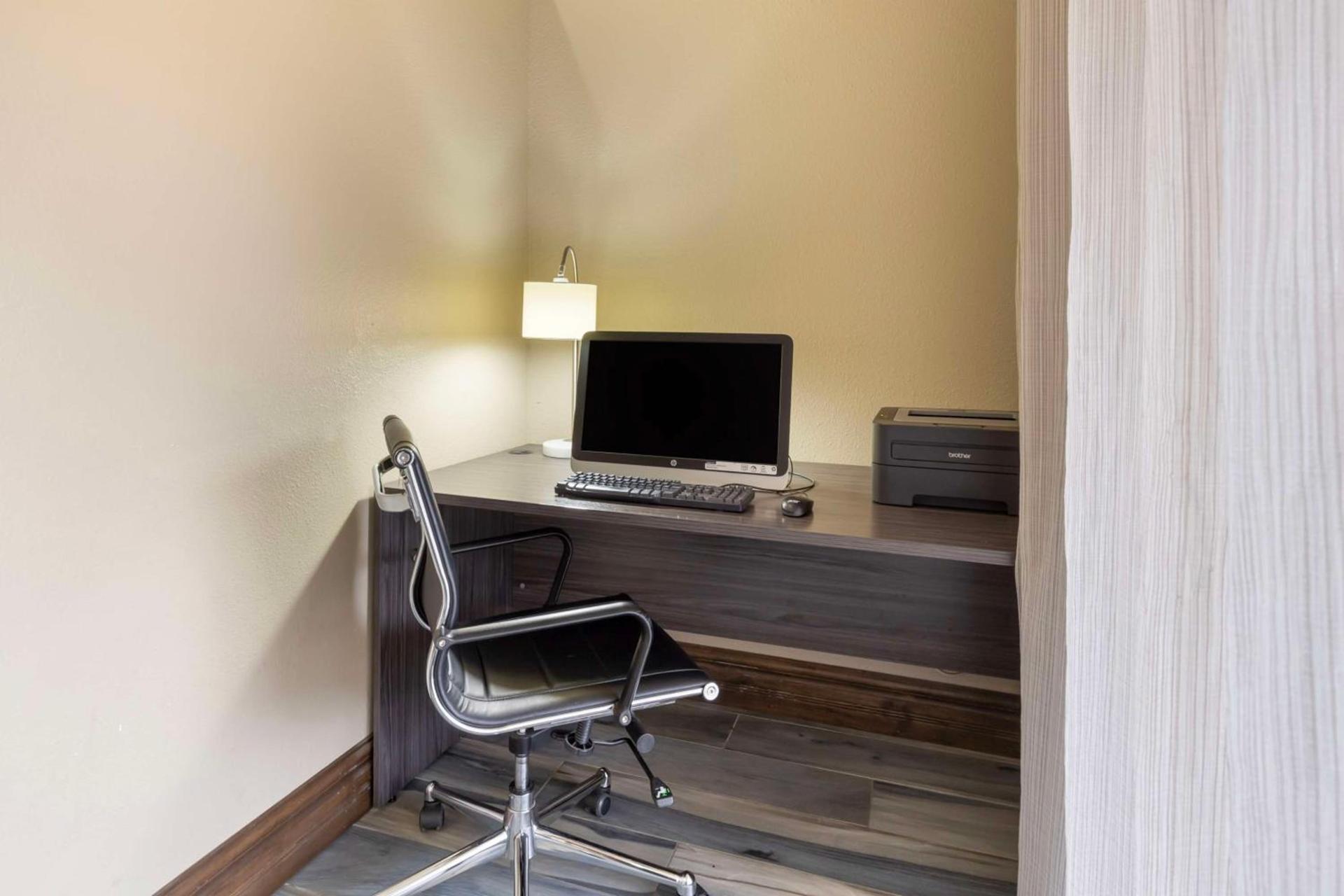 Best Western near Lackland AFB SeaWorld photo 30