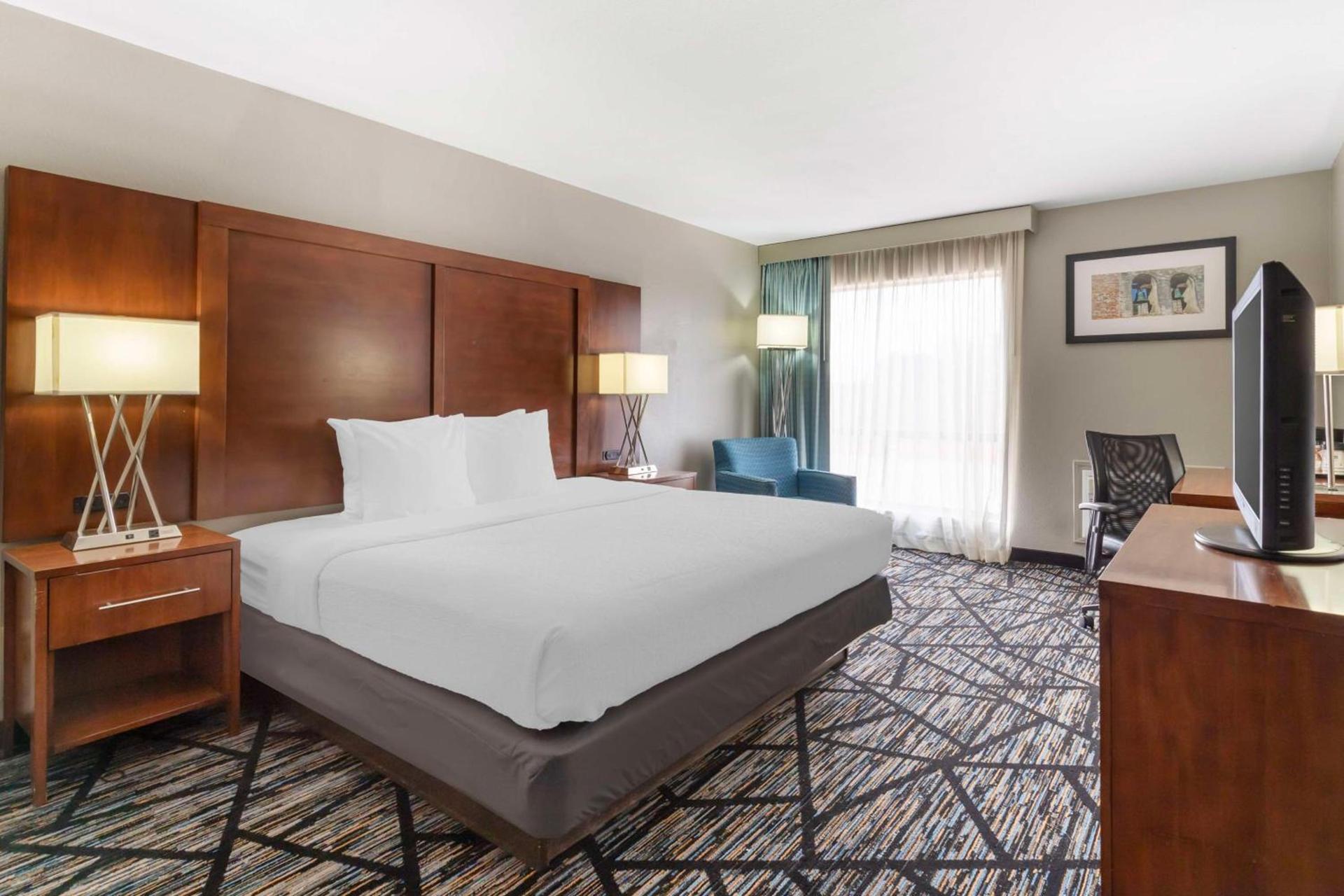 Best Western near Lackland AFB SeaWorld photo 33