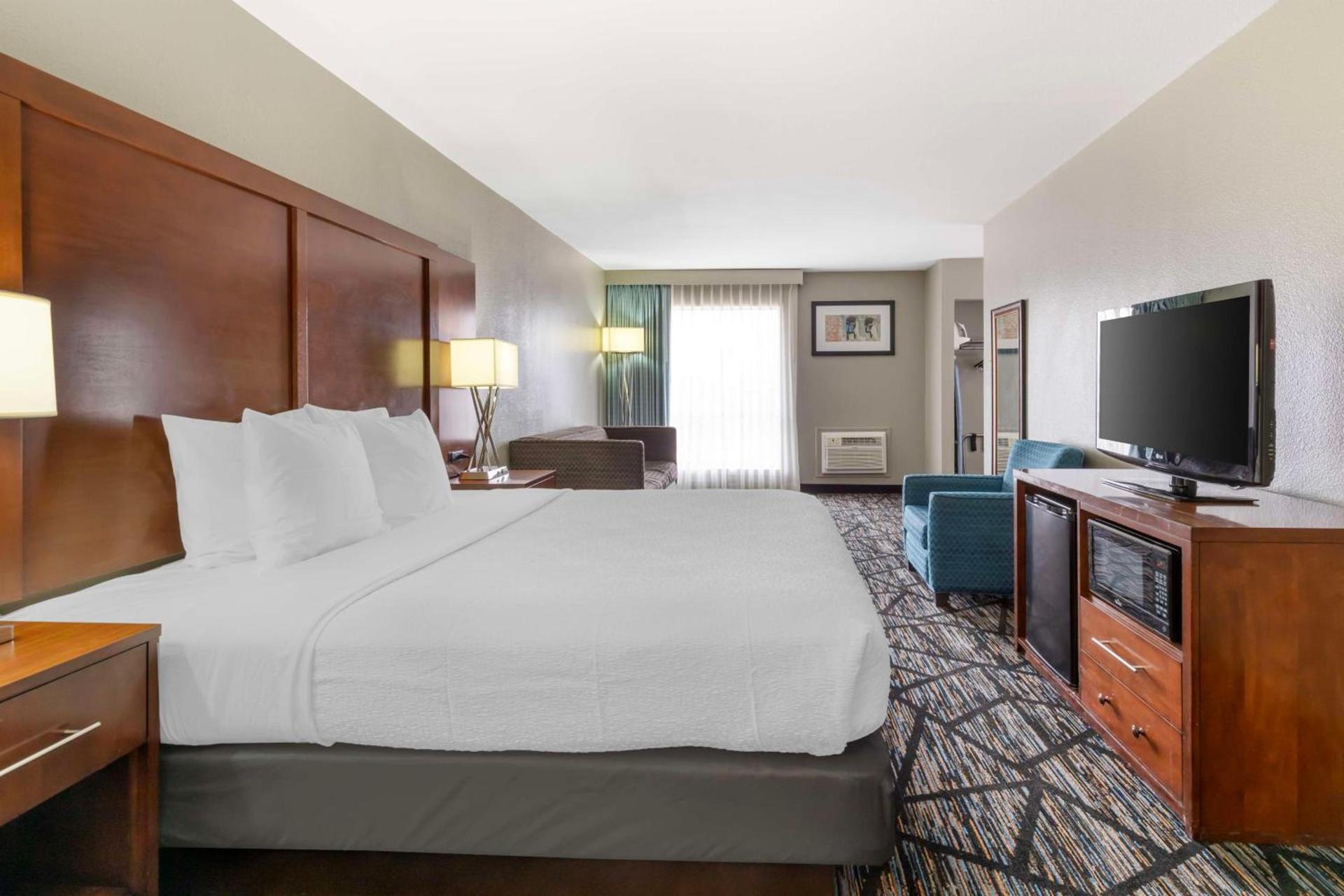 Best Western near Lackland AFB SeaWorld photo 13