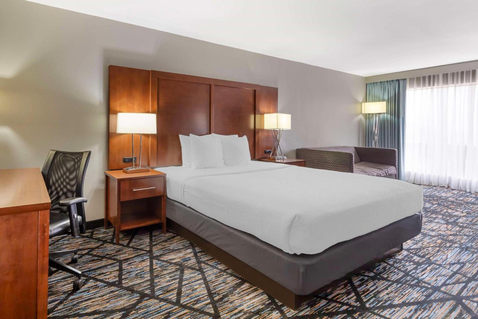 Best Western near Lackland AFB SeaWorld photo 12