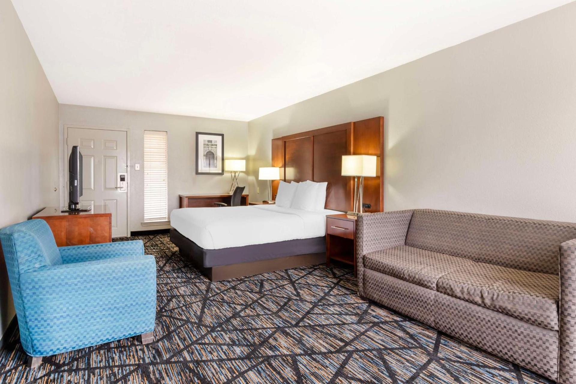 Best Western near Lackland AFB SeaWorld photo 14