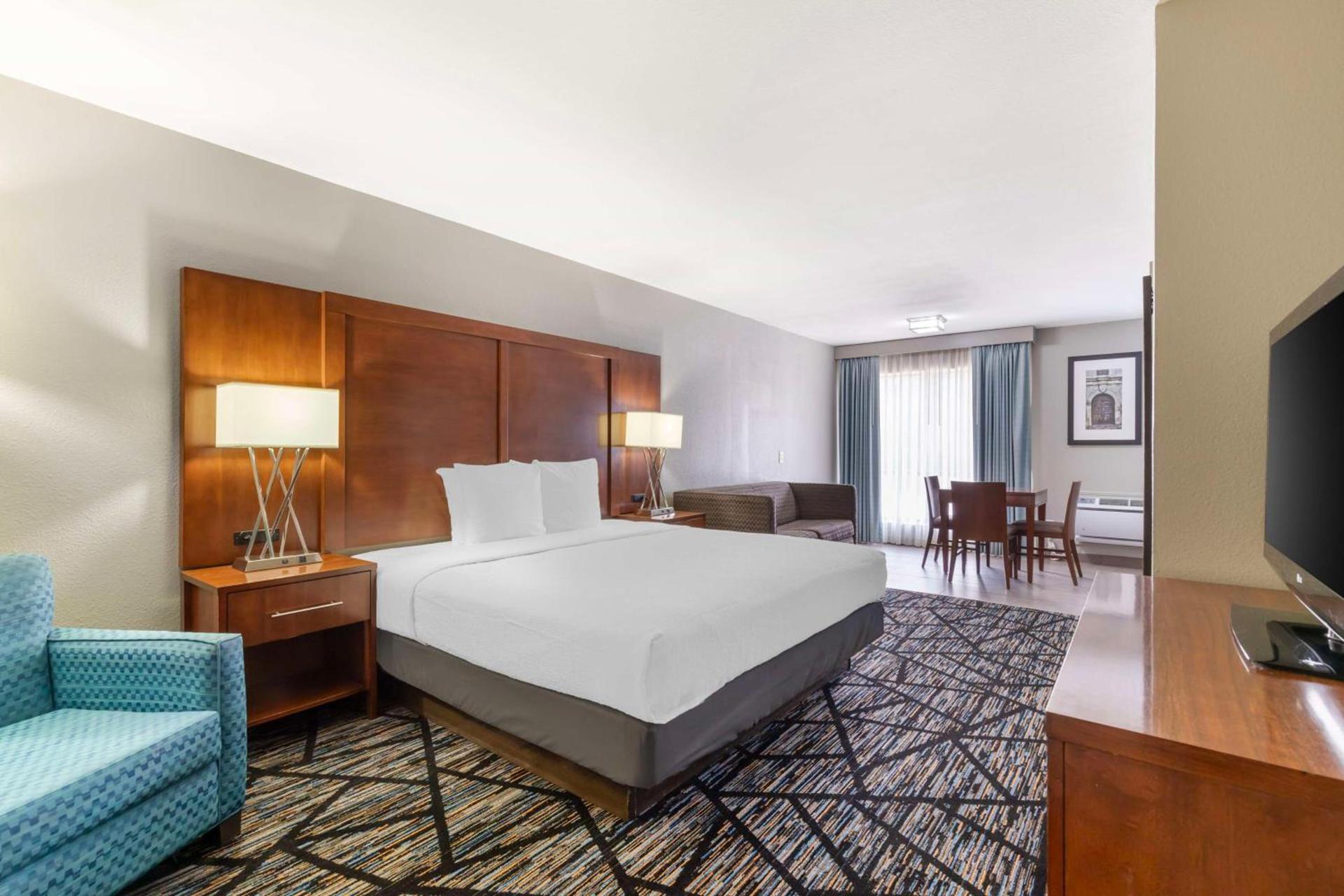 Best Western near Lackland AFB SeaWorld photo 34