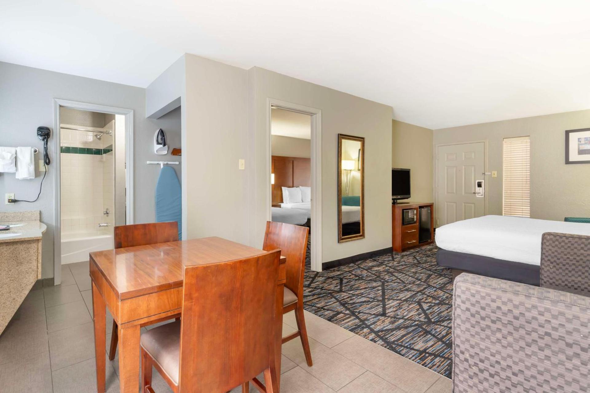 Best Western near Lackland AFB SeaWorld photo 18