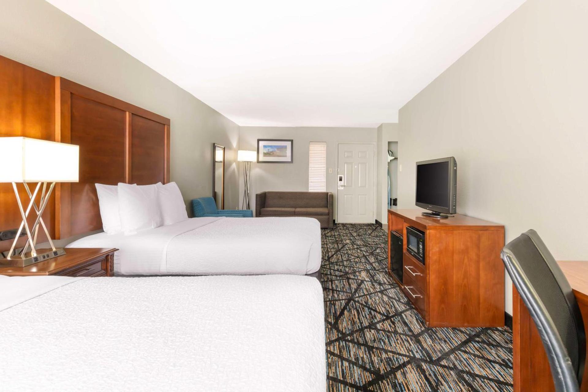 Best Western near Lackland AFB SeaWorld photo 23