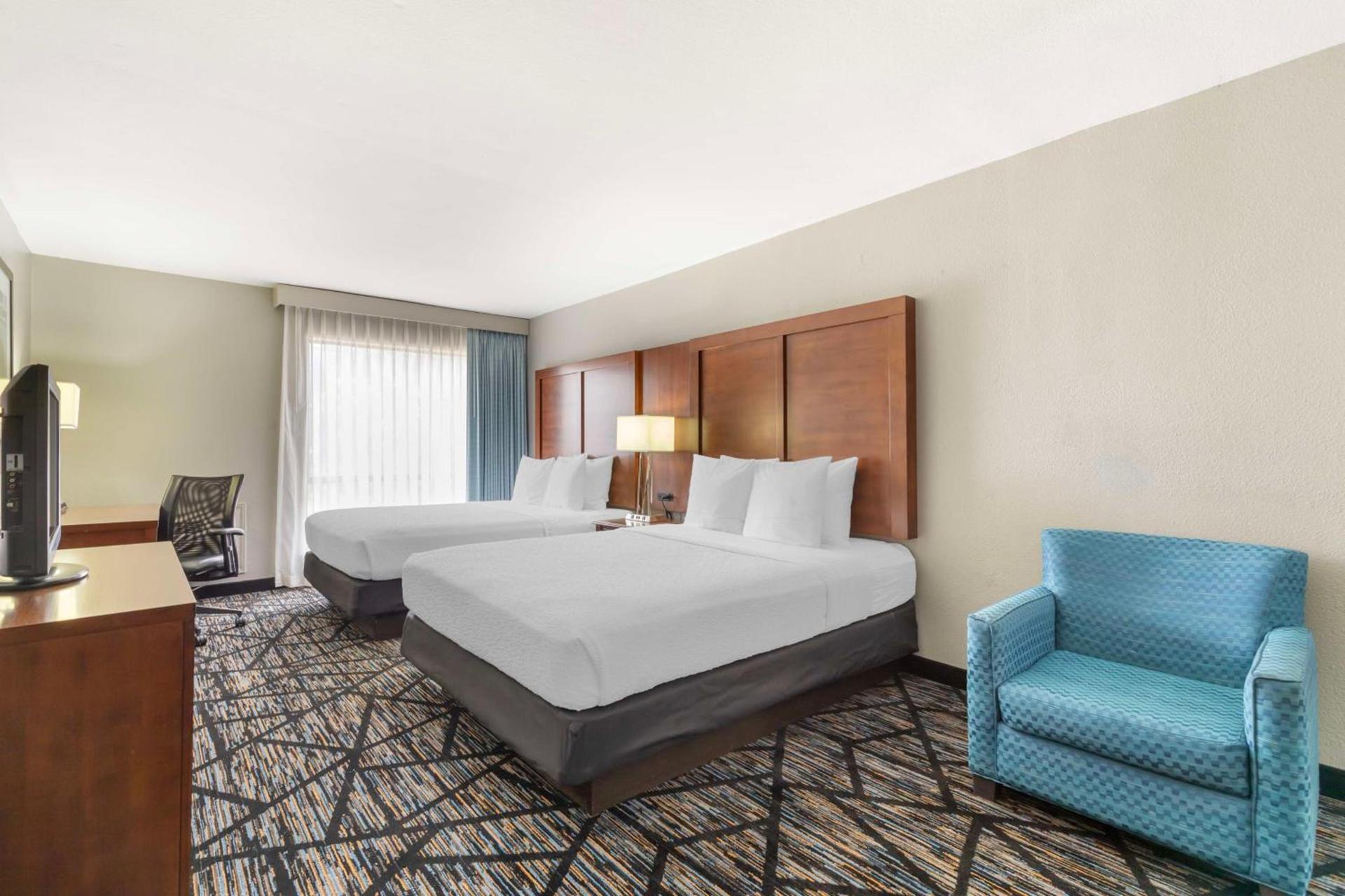 Best Western near Lackland AFB SeaWorld photo 22