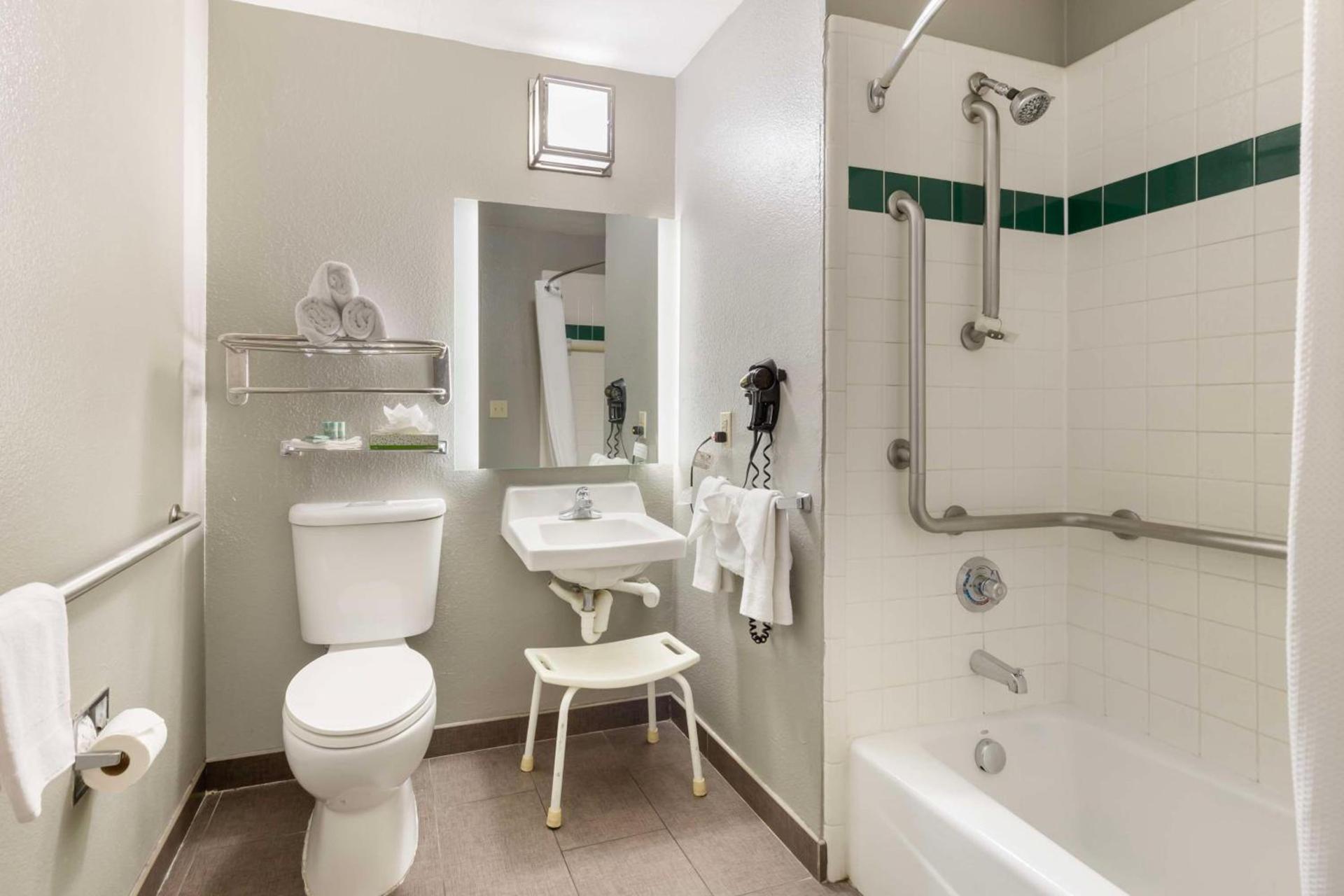 Best Western near Lackland AFB SeaWorld photo 25