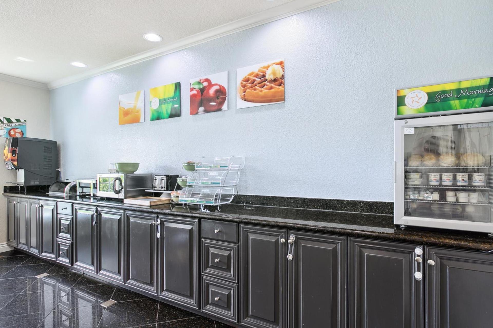 Quality Inn & Suites Slidell photo 42
