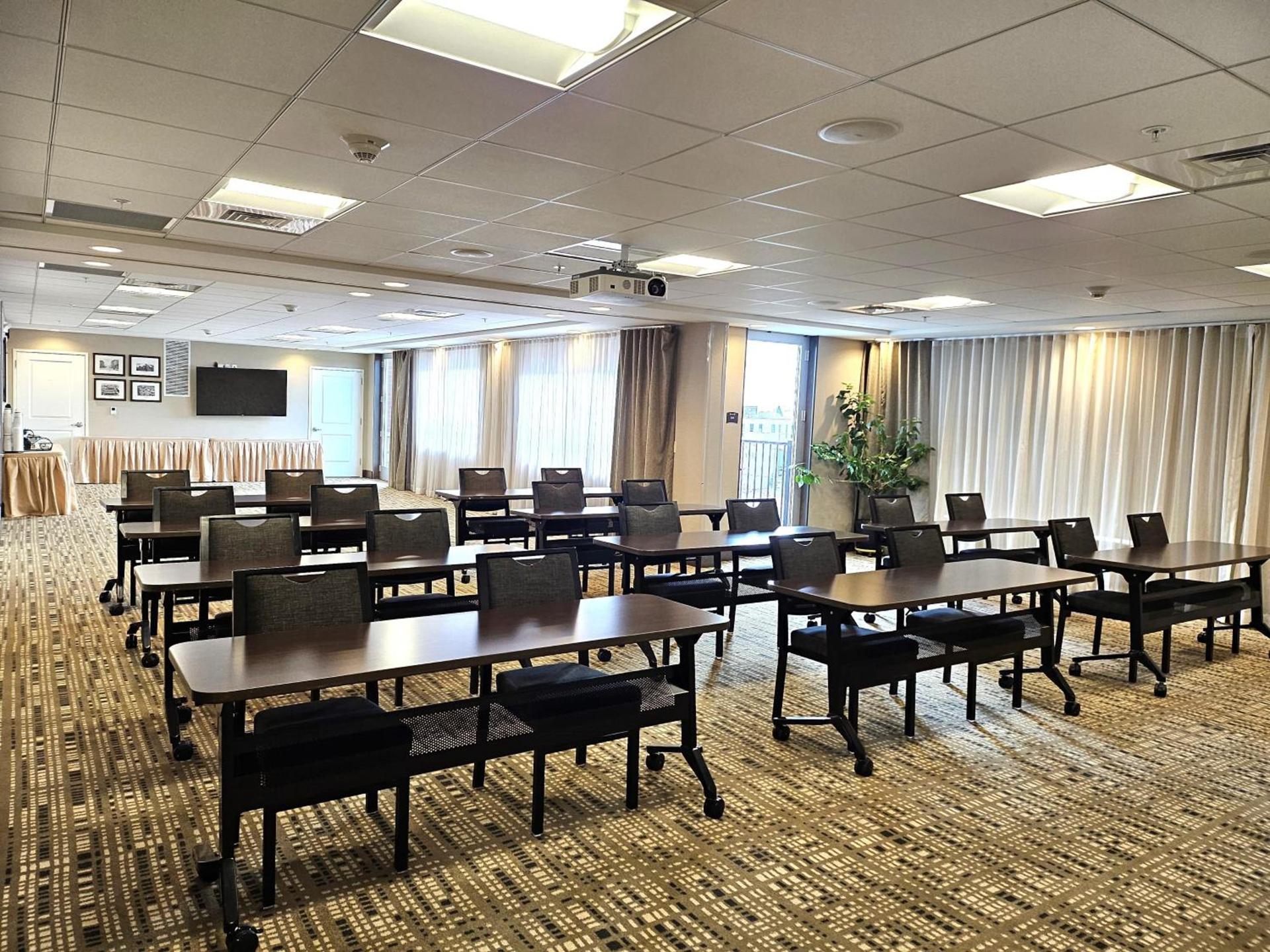Staybridge Suites Marquette by IHG photo 65