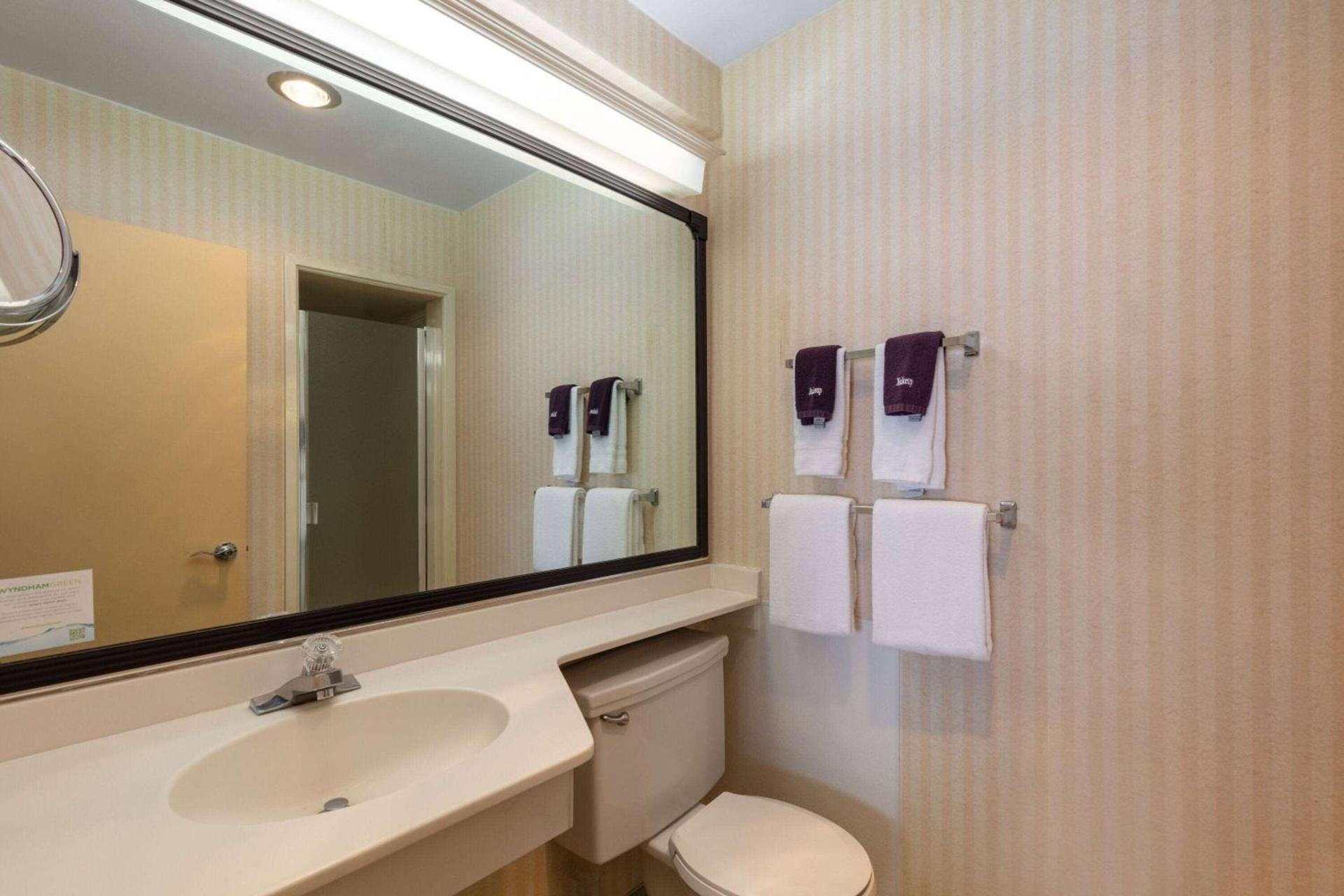 Travelodge by Wyndham Seattle By The Space Needle photo 17