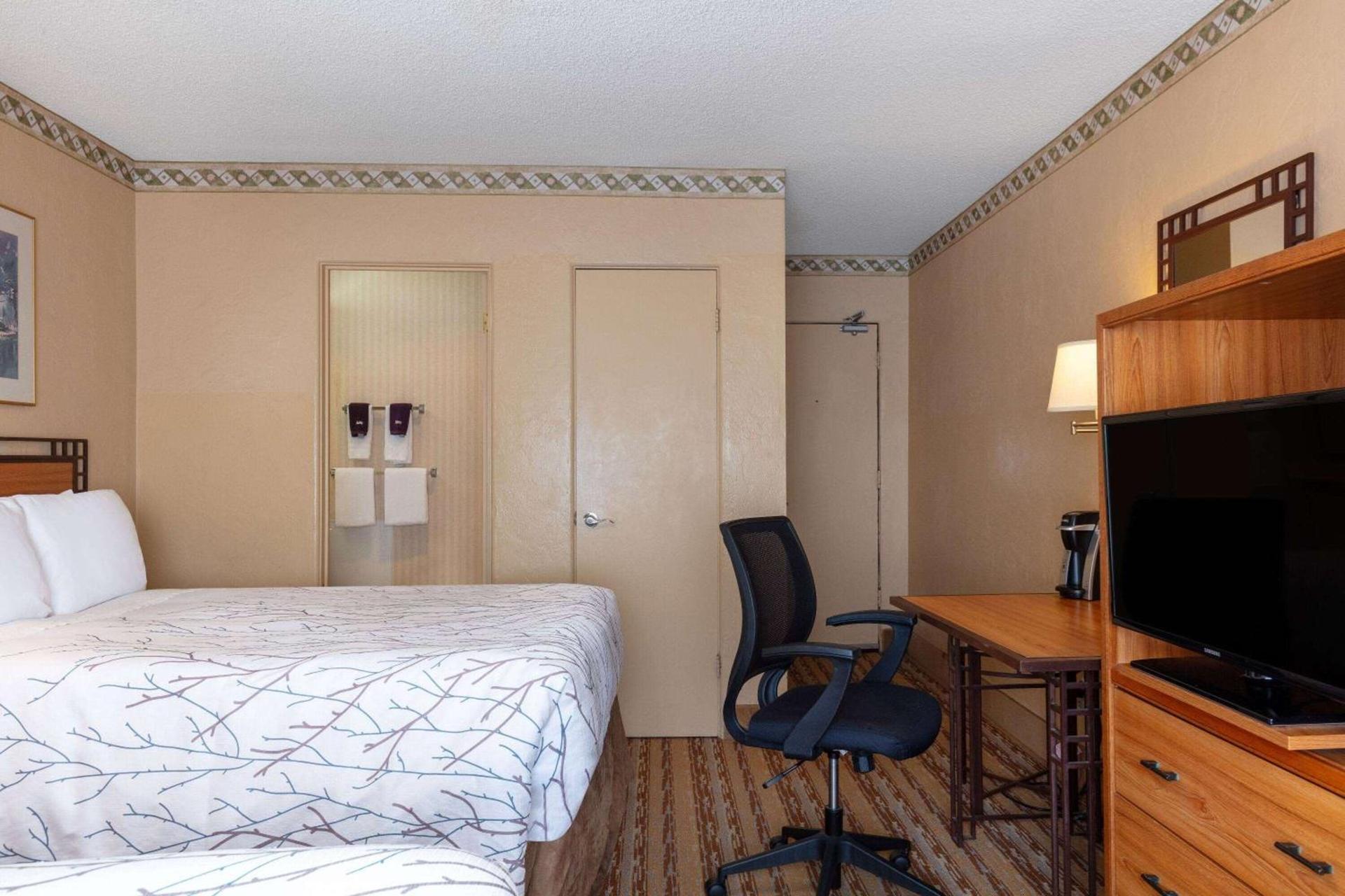 Travelodge by Wyndham Seattle By The Space Needle photo 16