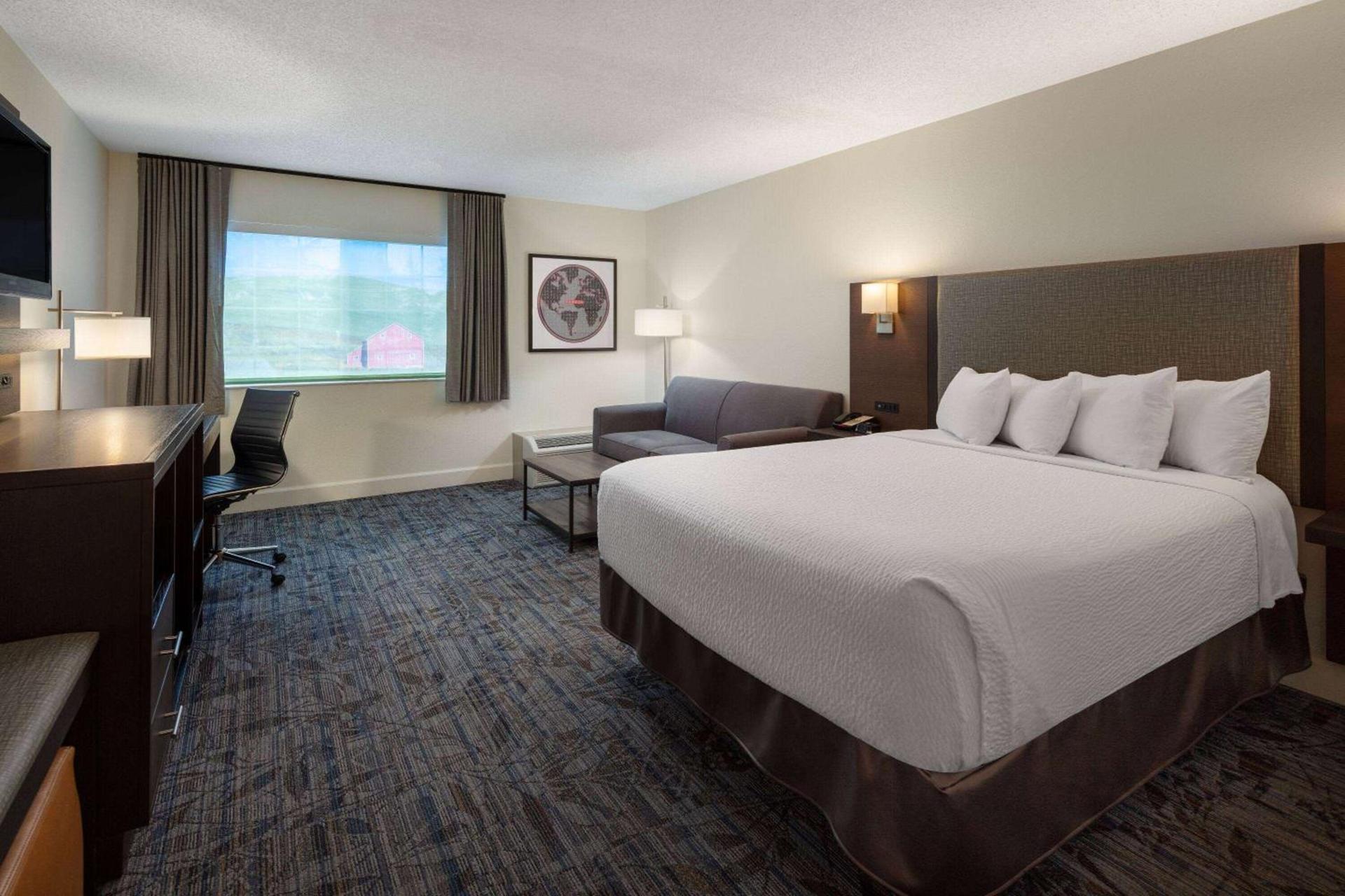 Ramada by Wyndham Spokane Airport photo 23