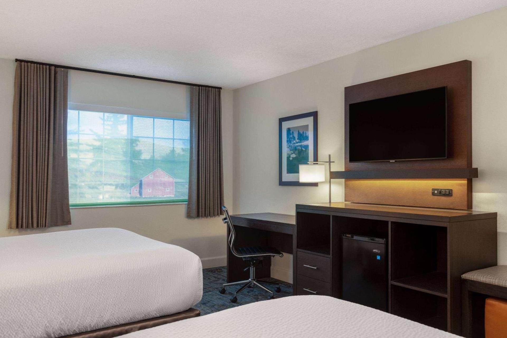 Ramada by Wyndham Spokane Airport photo 27