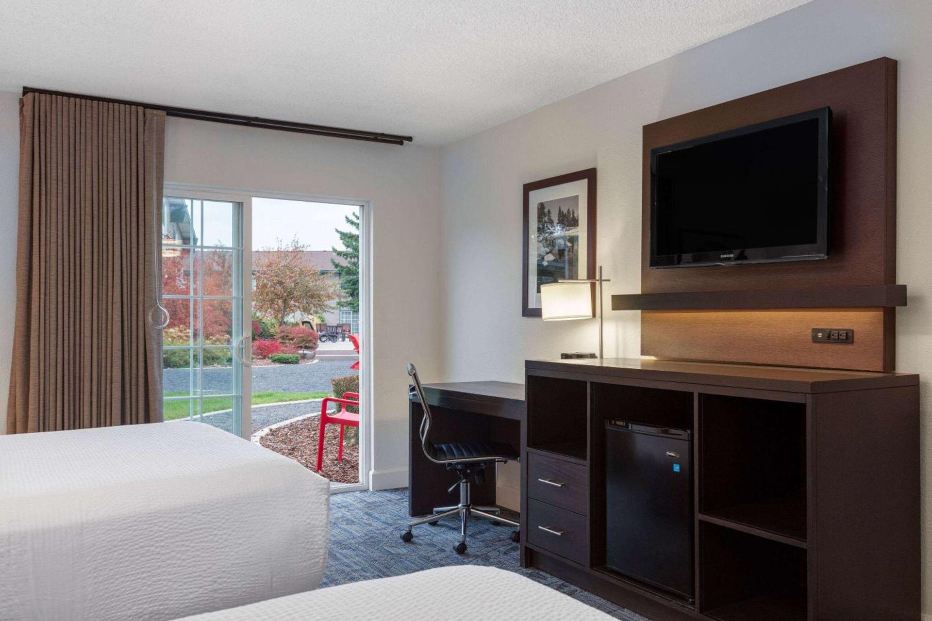 Ramada by Wyndham Spokane Airport photo 31