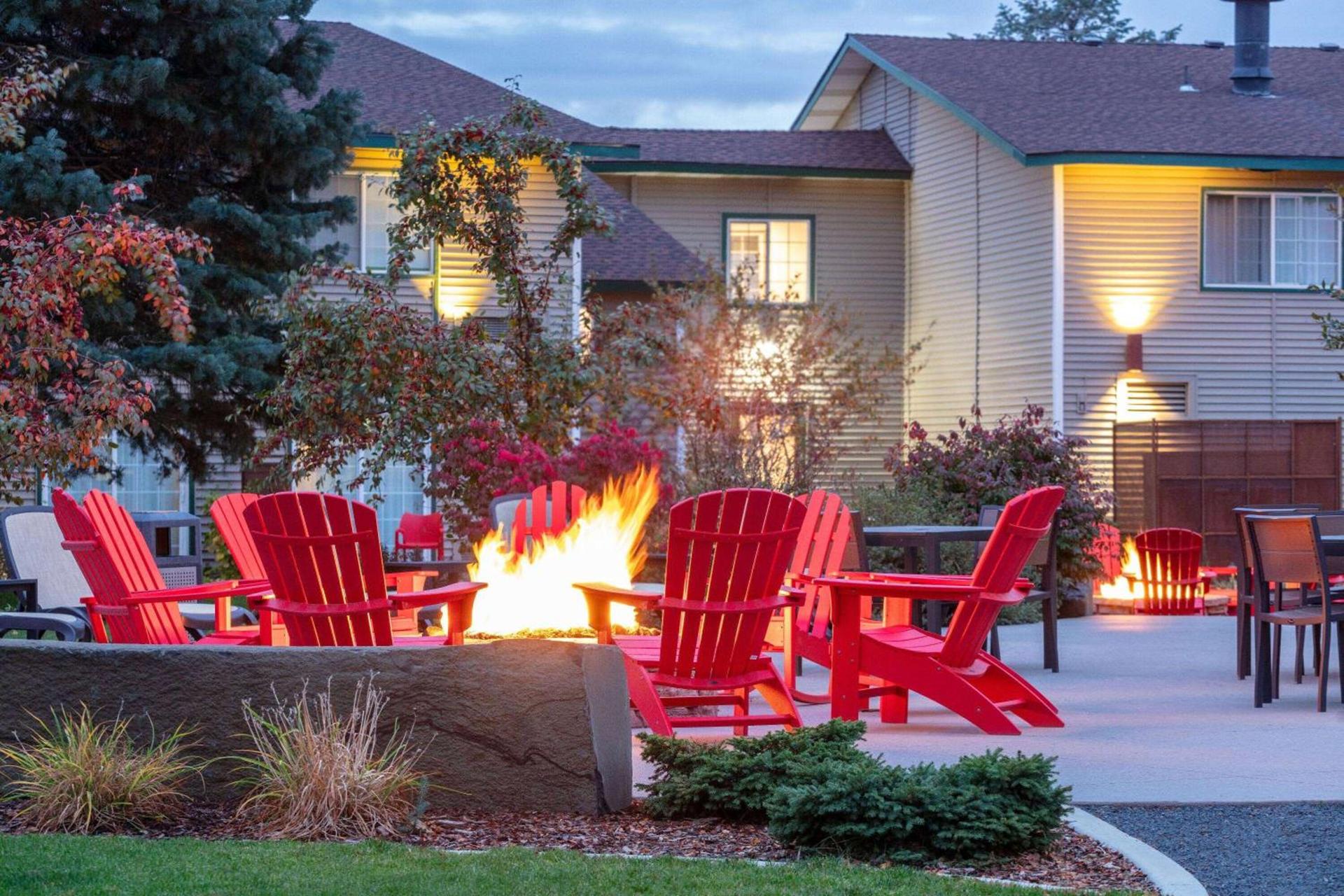Ramada by Wyndham Spokane Airport photo 45
