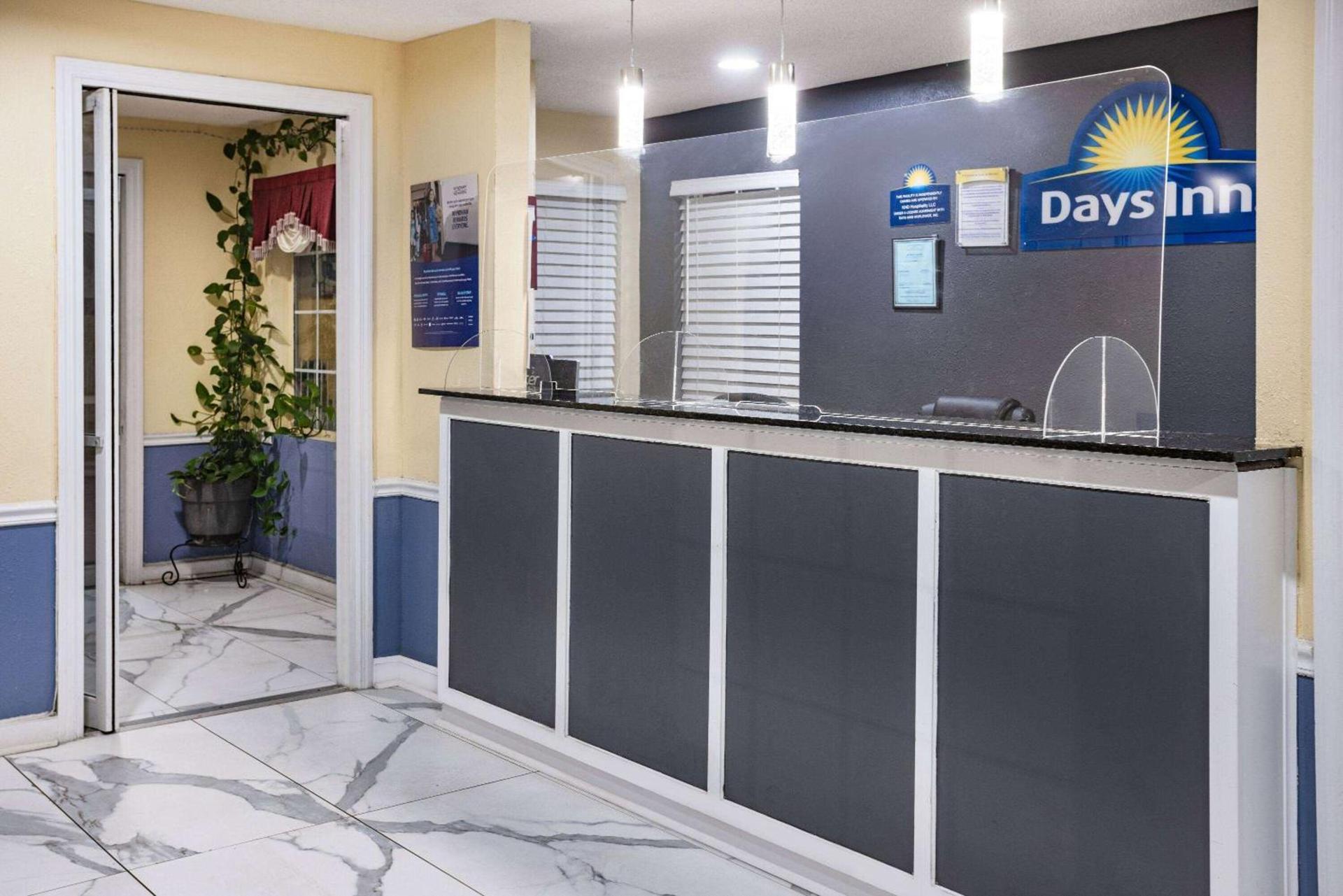 Days Inn by Wyndham Barnwell photo 7