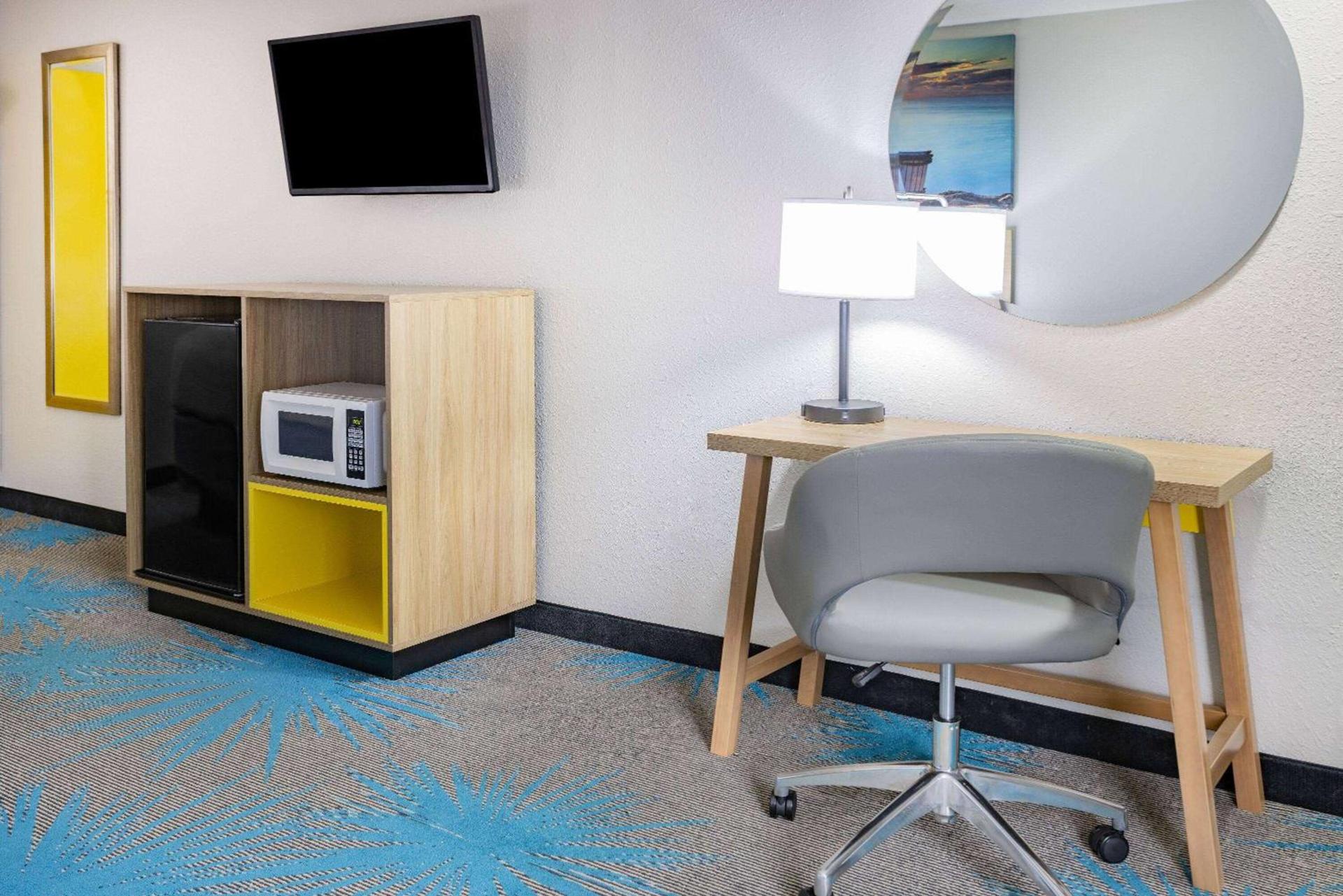 Days Inn by Wyndham Barnwell photo 15