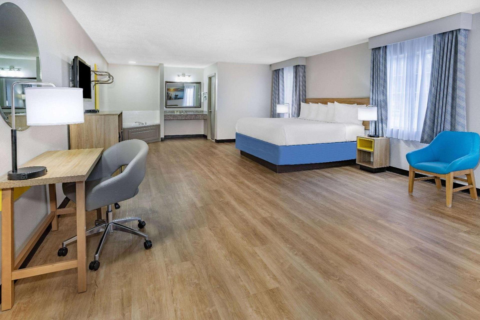 Days Inn by Wyndham Barnwell photo 22