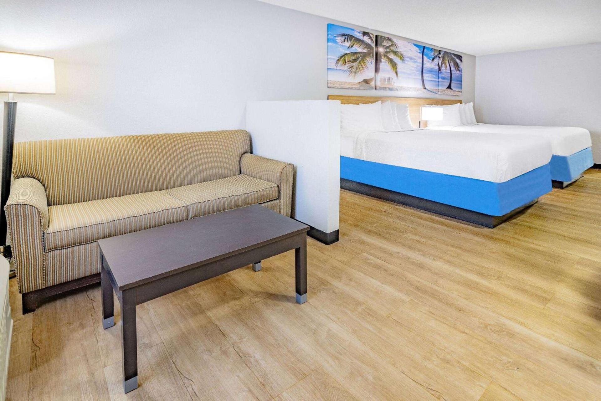 Days Inn by Wyndham Barnwell photo 28