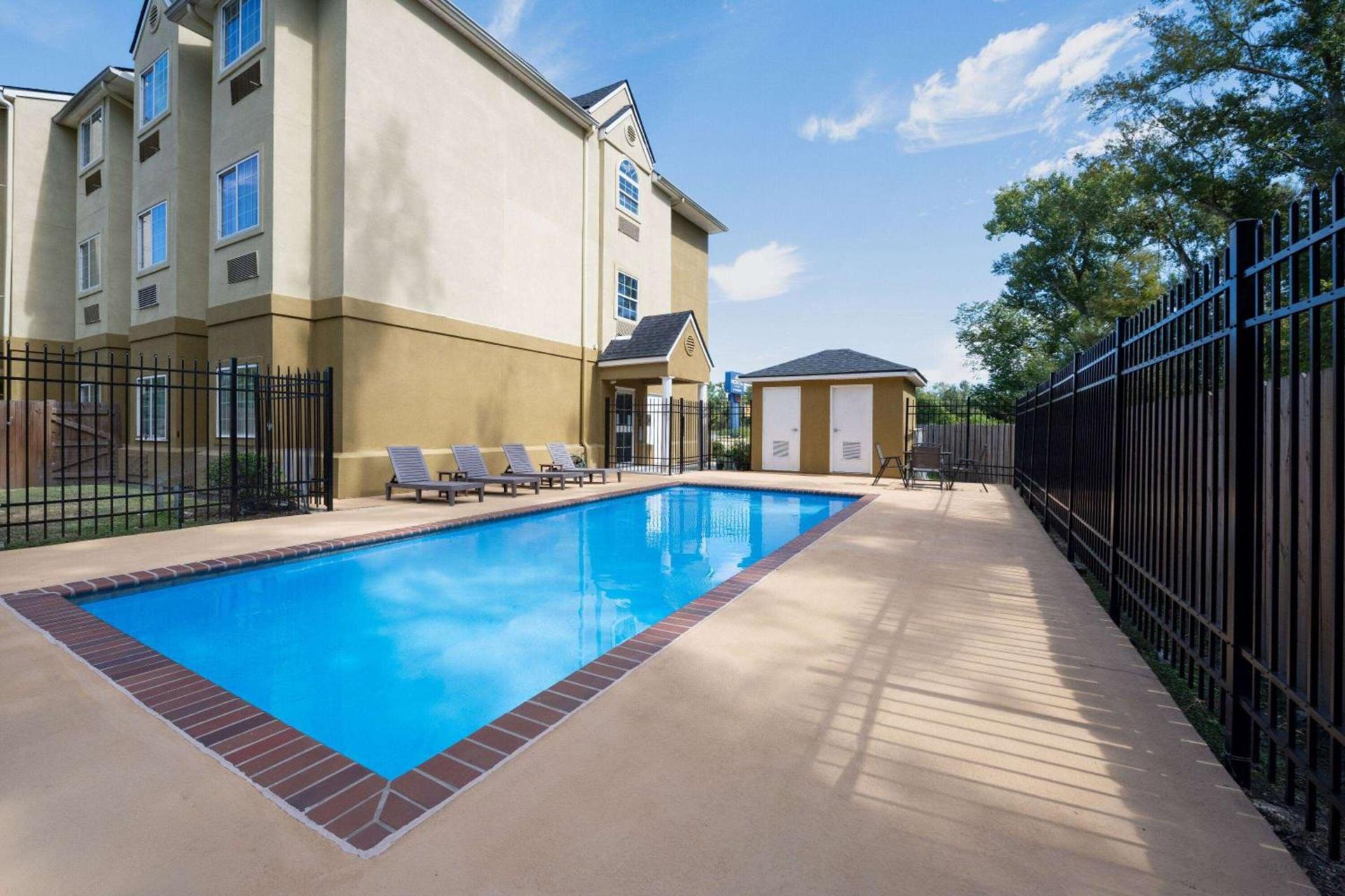 Microtel Inn & Suites by Wyndham of Houma photo 9