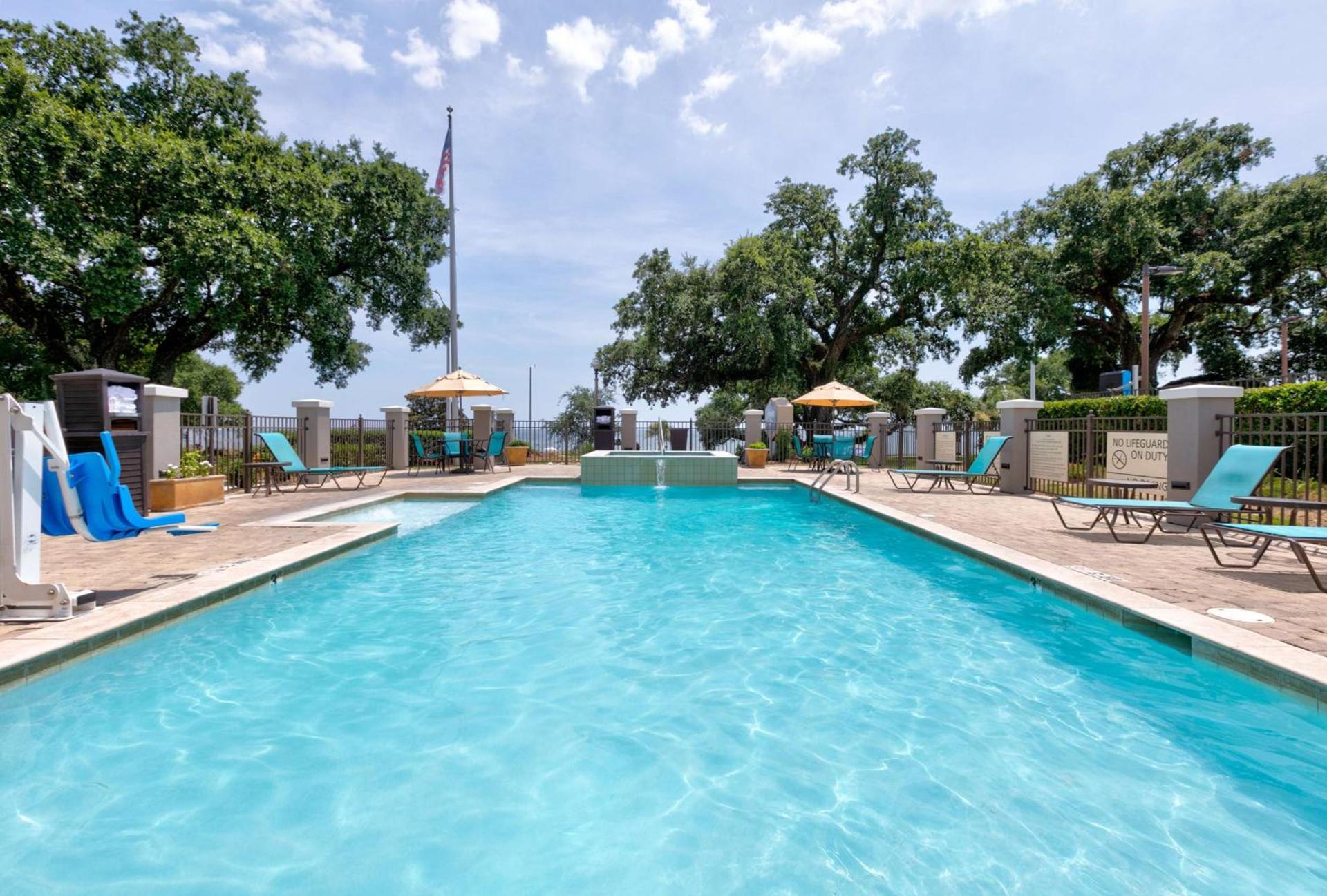 Hampton Inn Biloxi Beach Boulevard photo 11