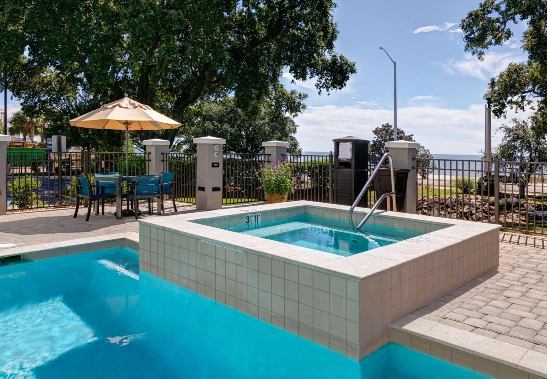 Hampton Inn Biloxi Beach Boulevard photo 12
