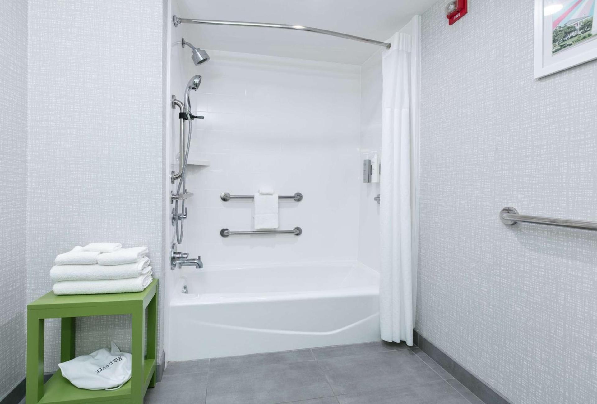 Hampton Inn Biloxi Beach Boulevard photo 41