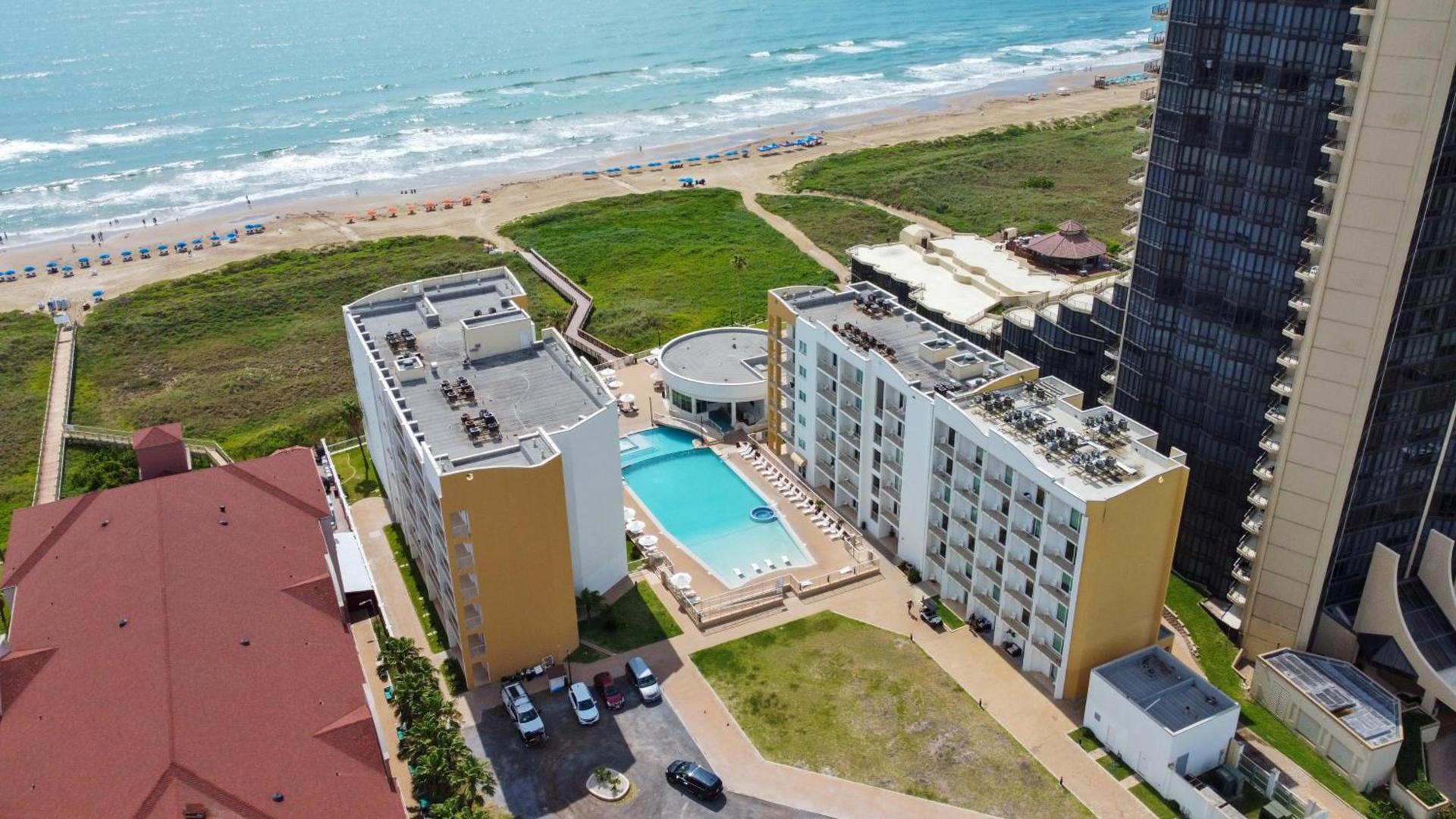 Peninsula Island Resort & Spa - Beachfront Property at South Padre Island photo 18