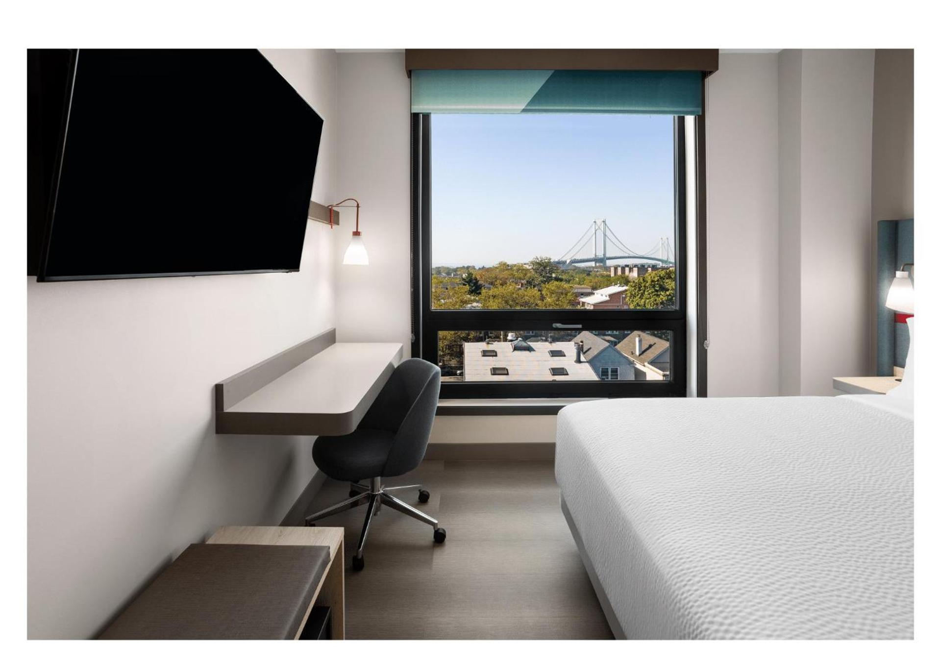 avid hotels - Brooklyn Dyker Heights by IHG photo 8